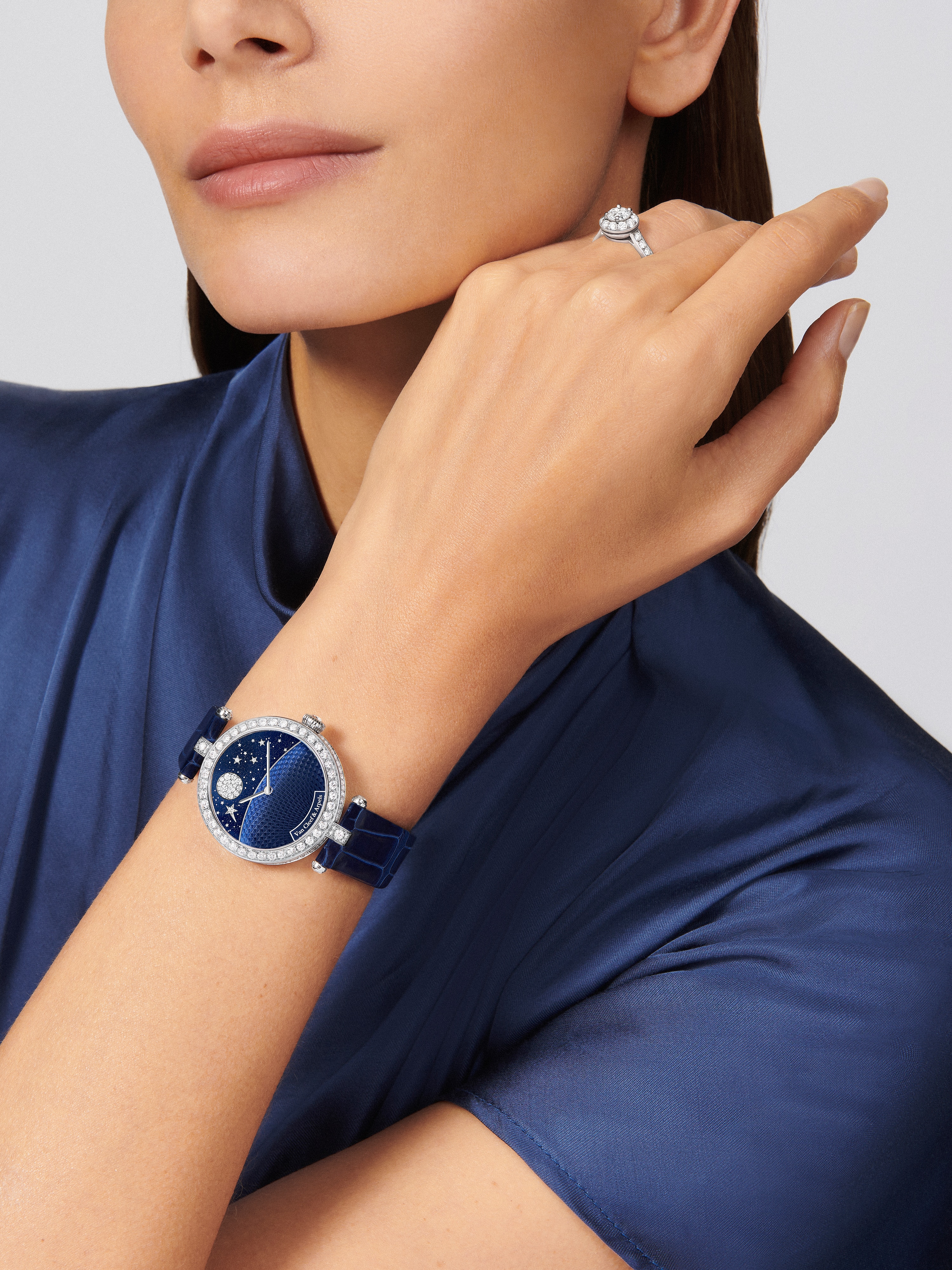 Icône solitaire 0.50 carat EIF, Platinum, Diamond:  27 stones,  1.07 carats, Worn Alternative, Jewelry Ring - Van Cleef & Arpels