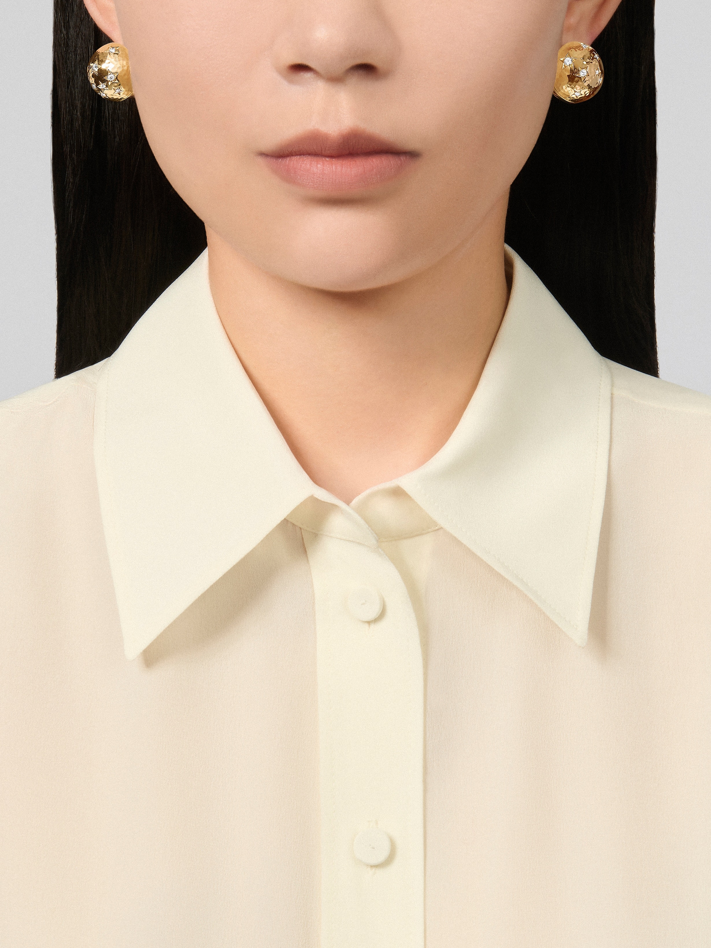 Sous les étoiles耳环, 18K黄金, 钻石:  16颗,  0.45 克拉, Worn Detail, Jewelry Earrings_梵克雅宝_Van Cleef & Arpels