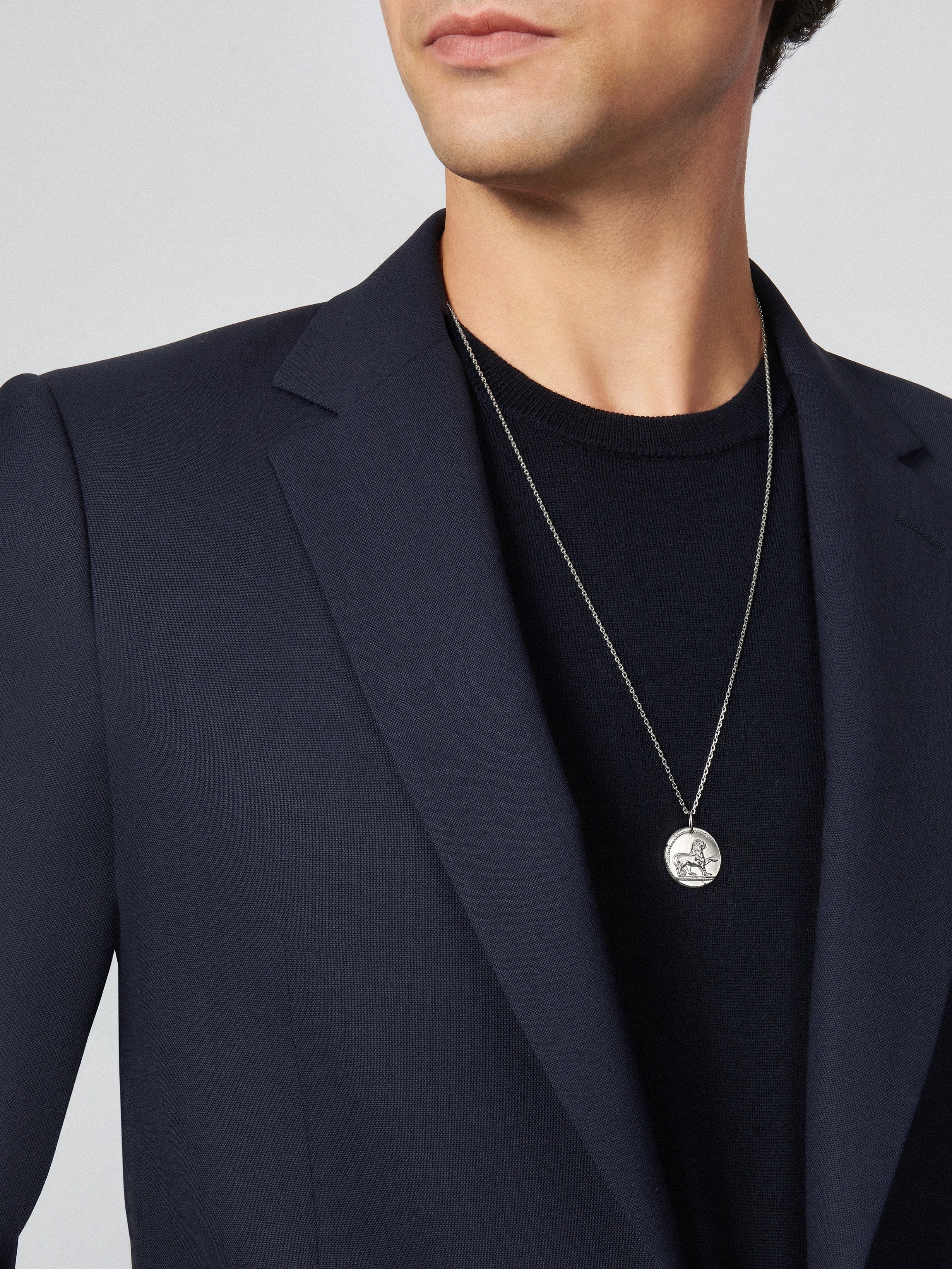 Zodiaque medal Leonis (Leo), 18K white gold, Worn Alternative, Jewelry Pendent - Van Cleef & Arpels