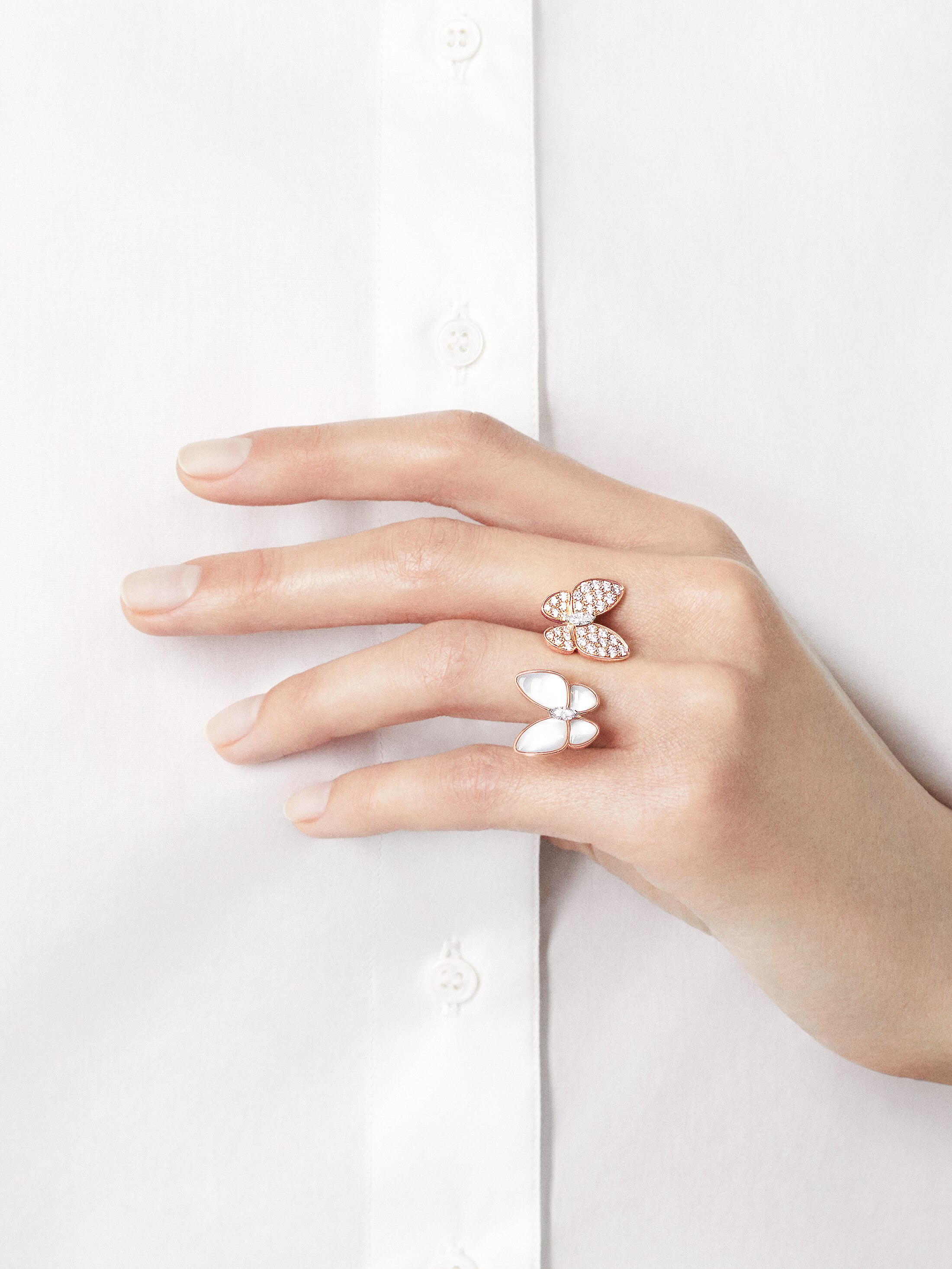 Two Butterfly Between the Finger ring 18K rose gold Diamond Mother of pearl Van Cleef Arpels