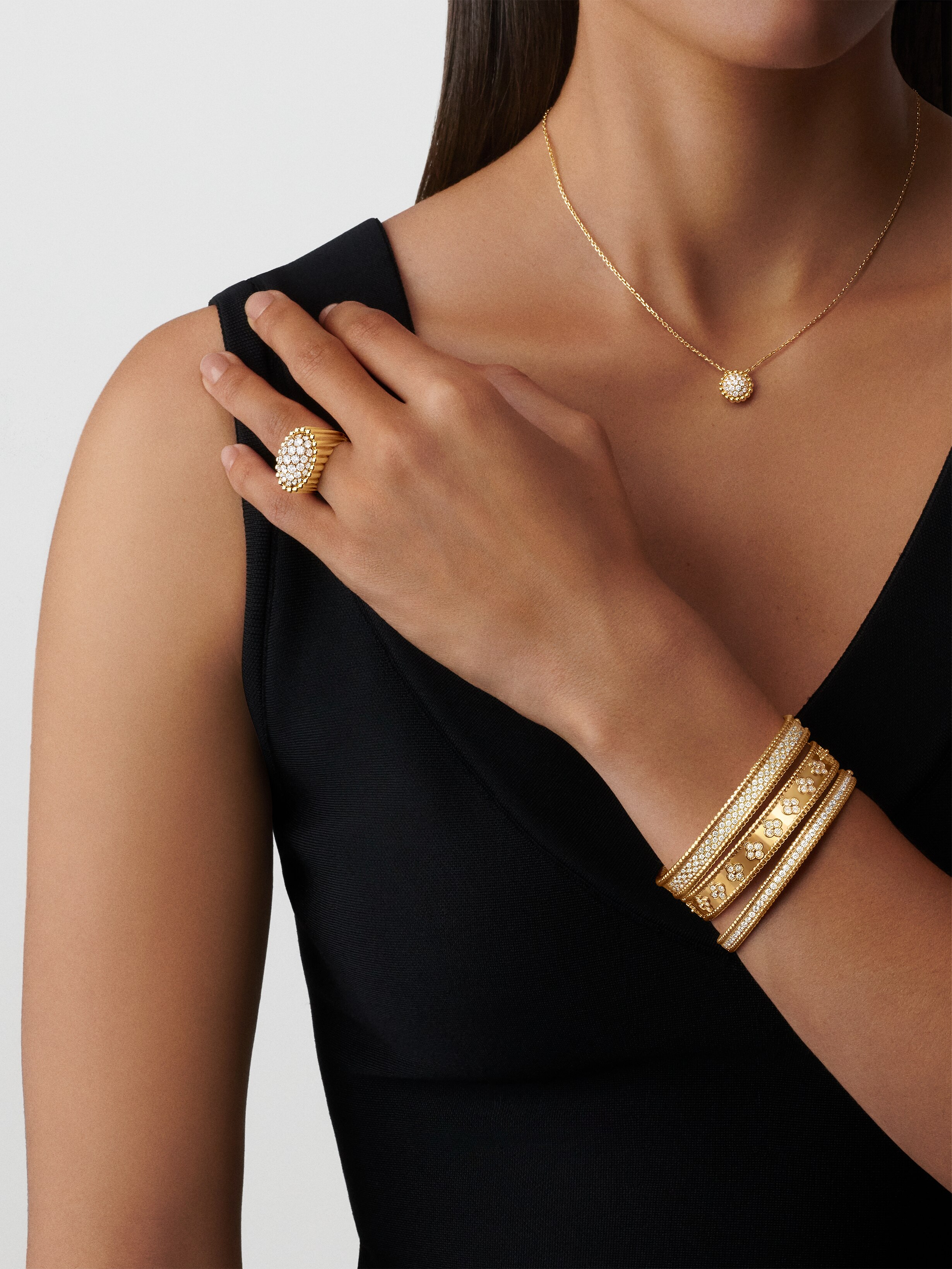 Perlee clovers bracelet extra small model 18K yellow gold Diamond Van Cleef Arpels