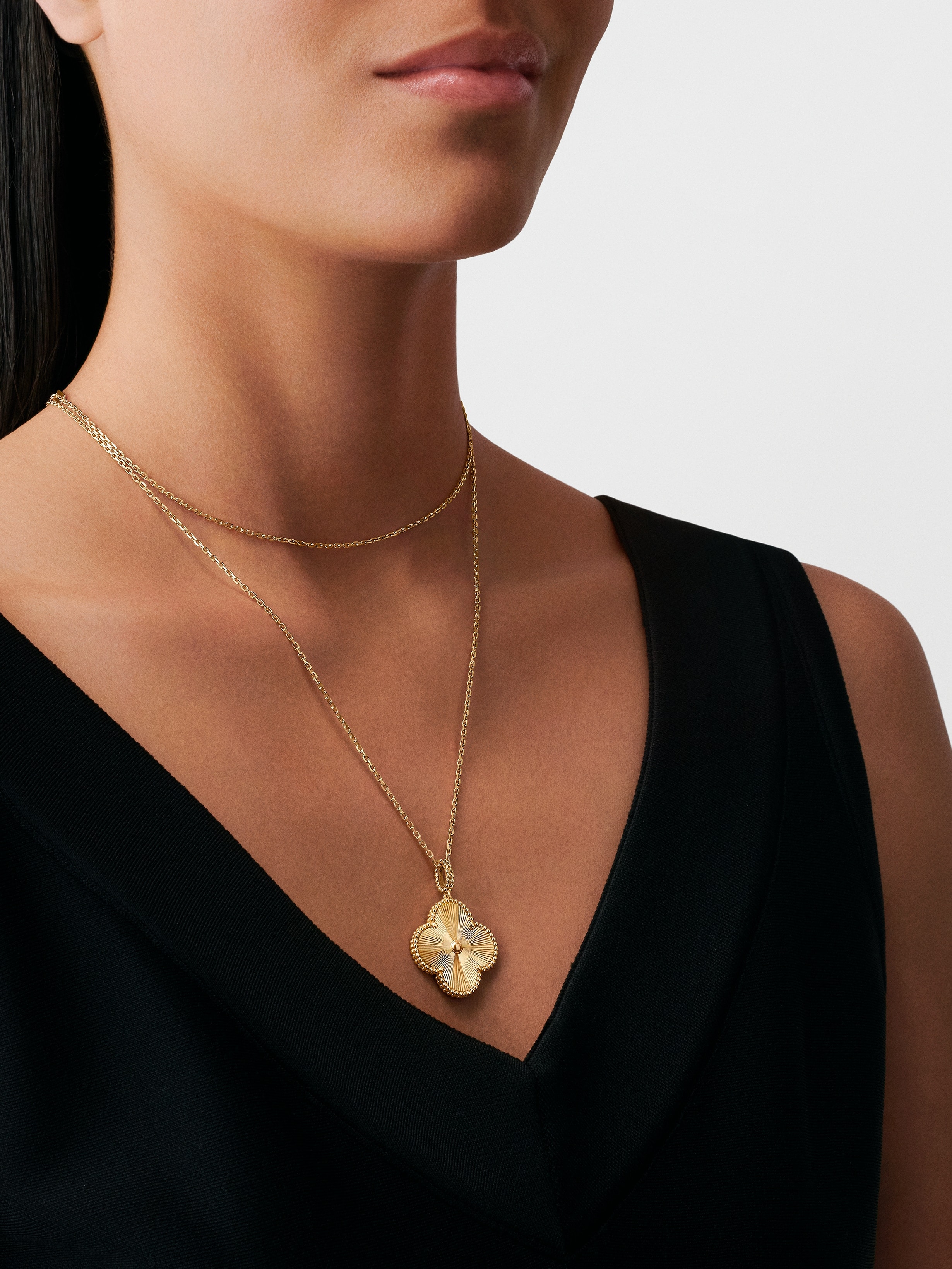 Van cleef vintage alhambra necklace hotsell