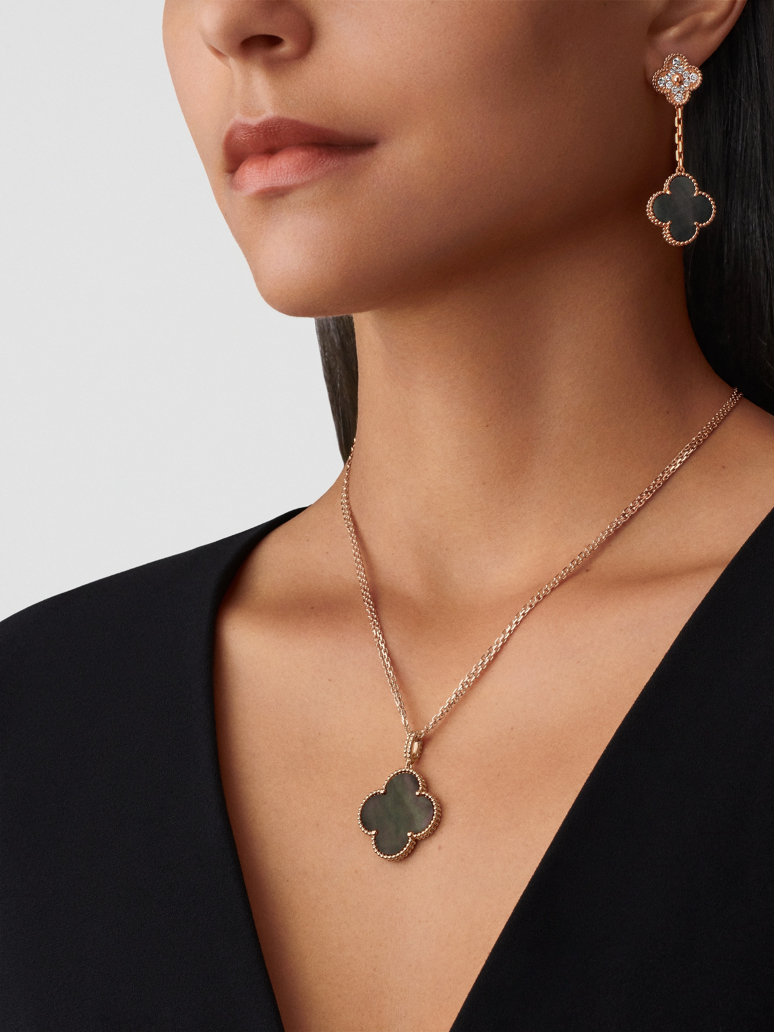 Van cleef magic alhambra new arrivals