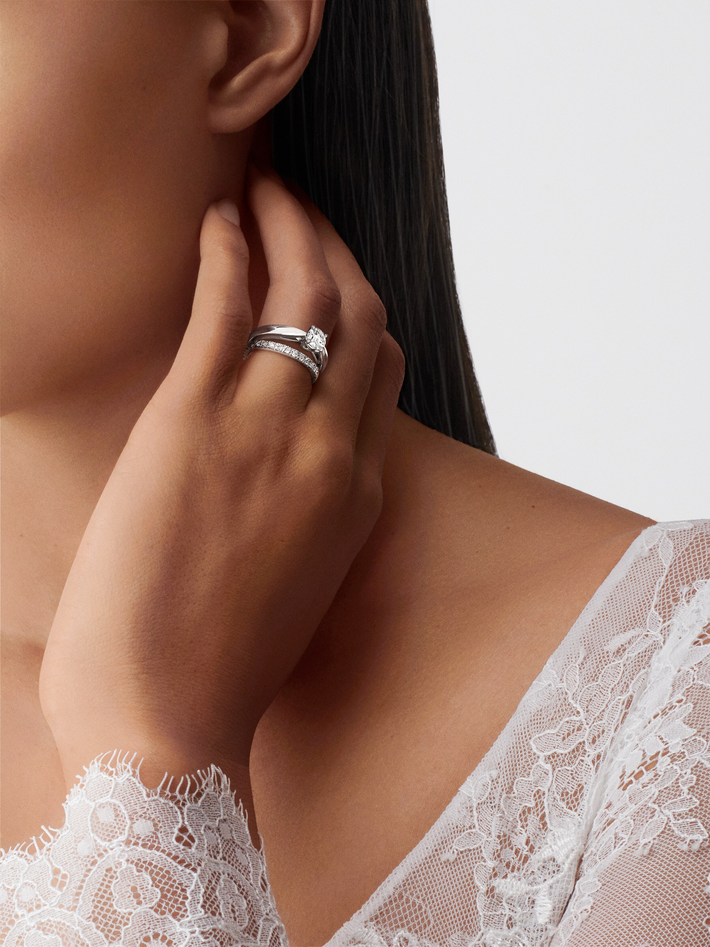 Bonheur solitaire 0.70 ct DVVS2, Platinum, Diamond:  1 stone,  0.7 carat, Worn Alternative, Jewelry Ring - Van Cleef & Arpels