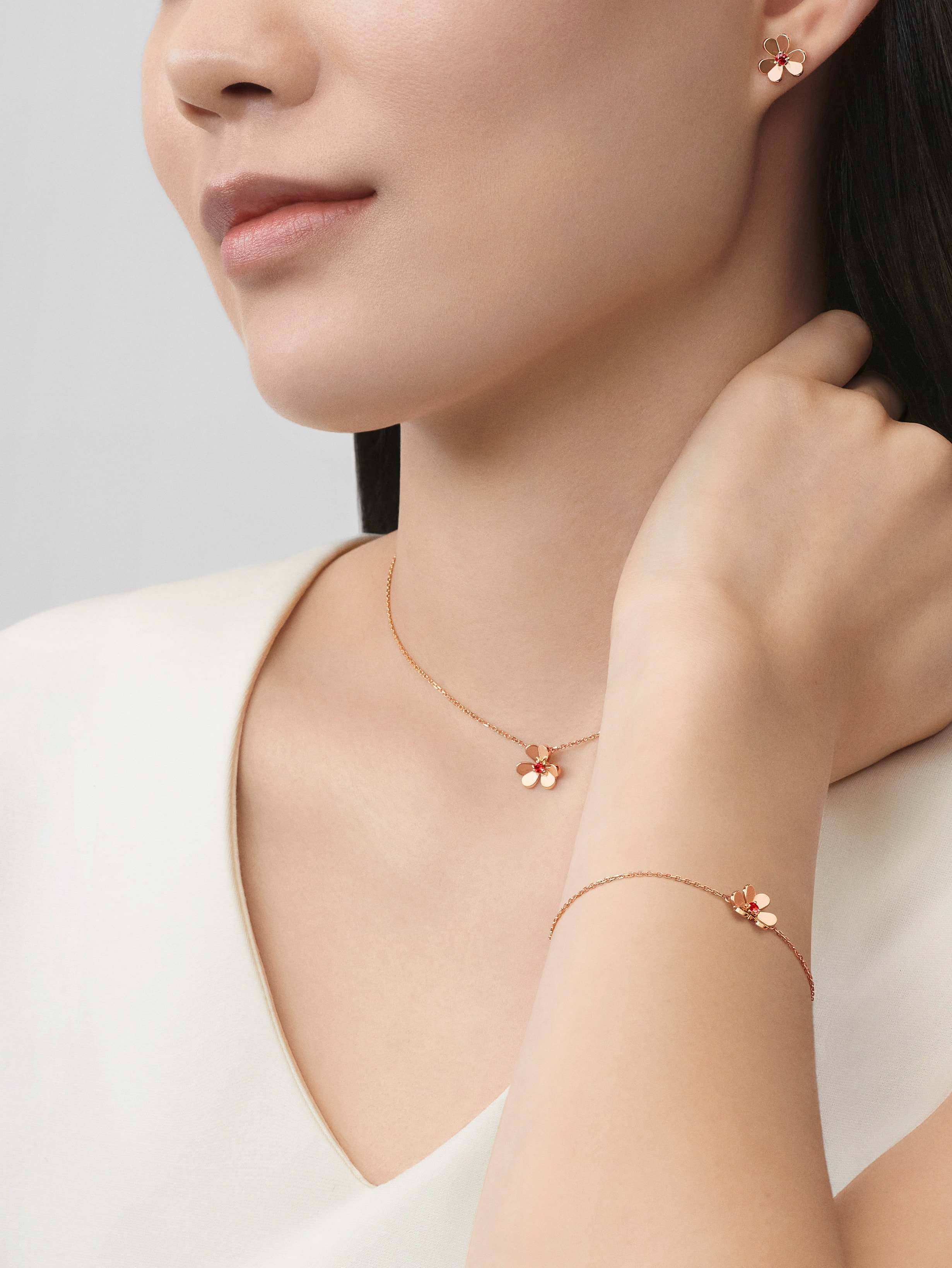 国内発【VanCleef&Arpels】Frivole ブレスレット ミニ RG ルビー Frivole bracelet, mini model 18K yellow gold, Diamond - Van