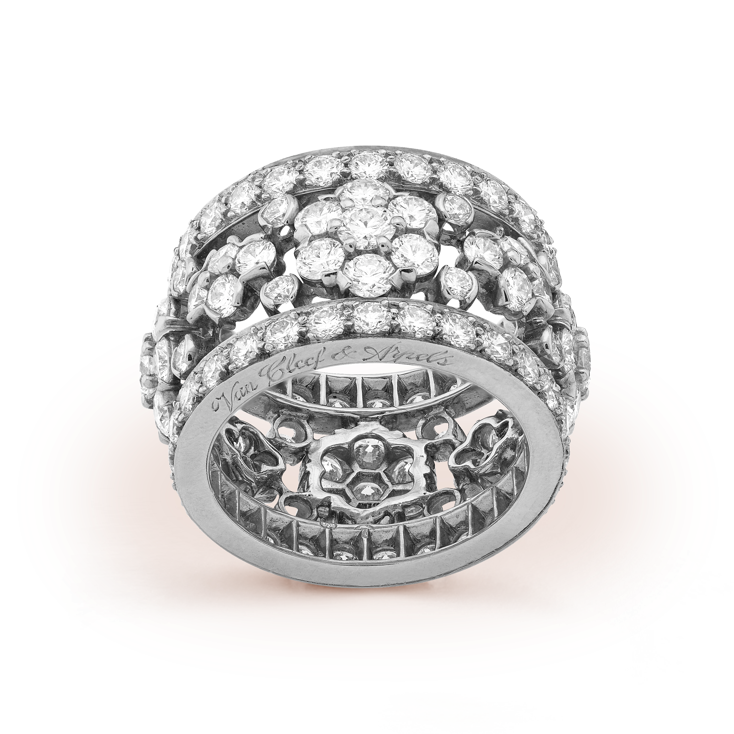 Snowflake戒指, 18K白金, 钻石:  116颗,  5.51 克拉, Front, High Jewelry Ring_梵克雅宝_Van Cleef & Arpels