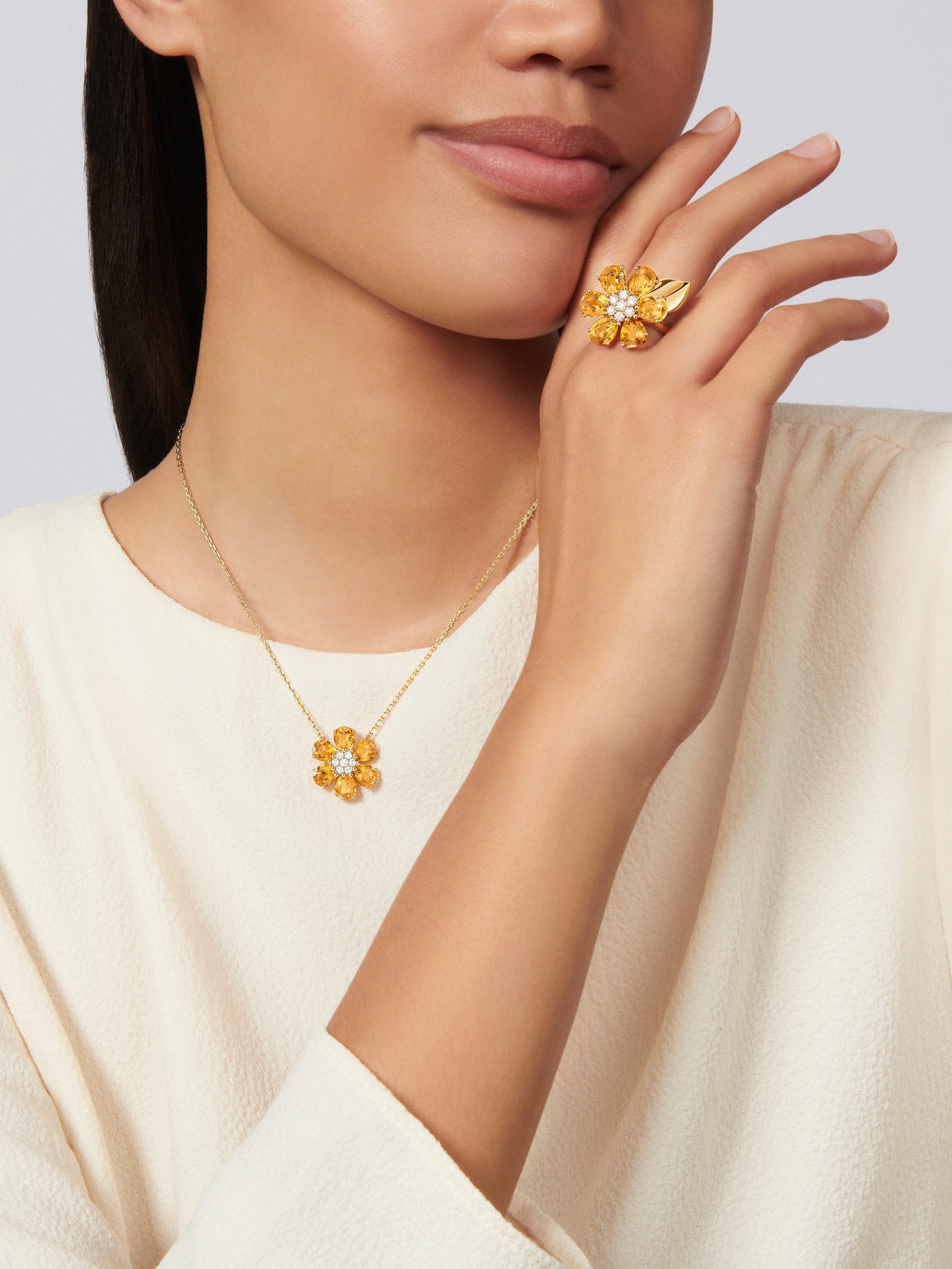 【Van Cleef & Arpels】Frivoleリング 1フラワー スモールモデル Frivole ring, 1 flower, small model 18K yellow gold, Diamond