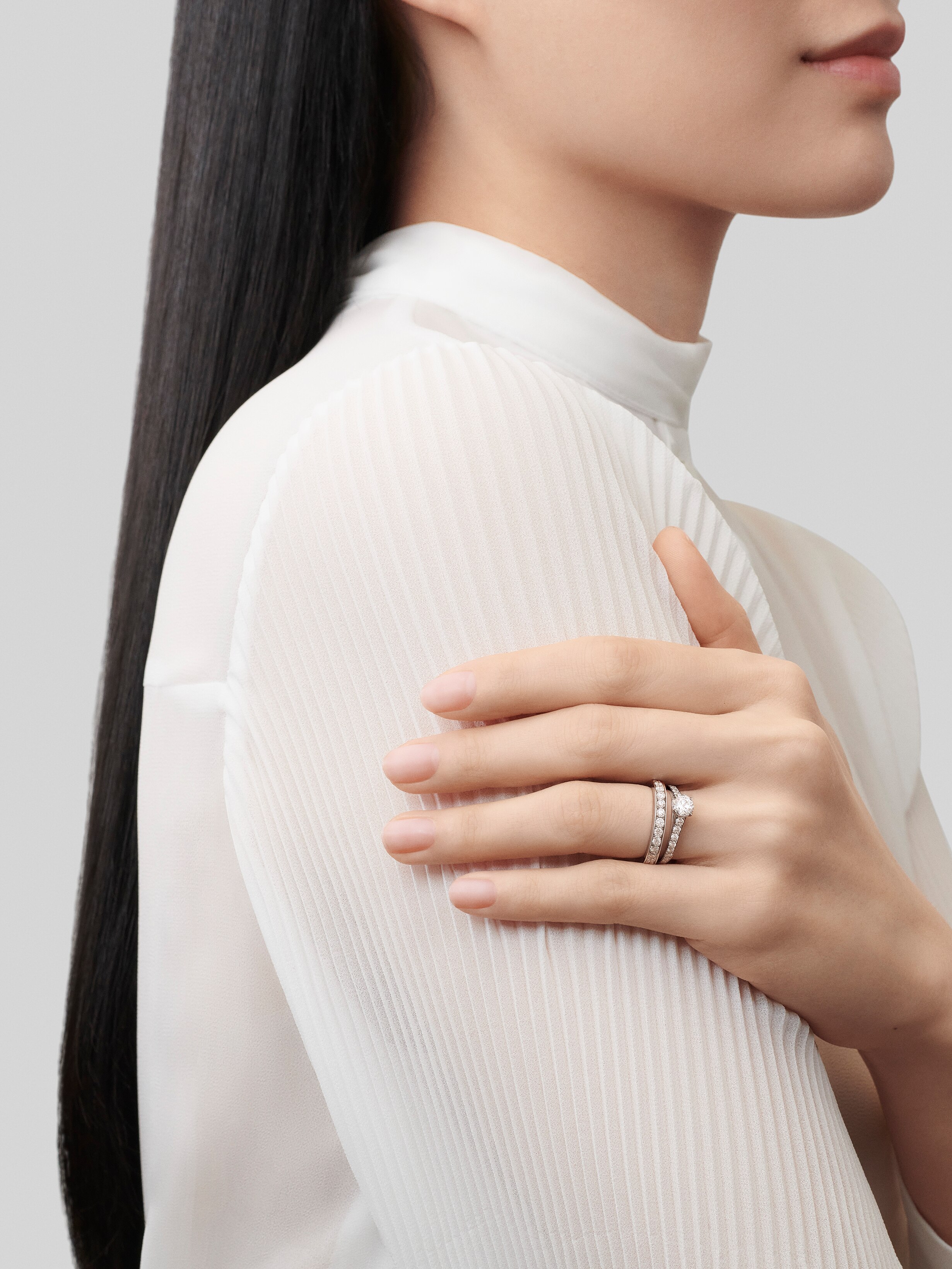 Romance solitaire 0.70 carat EVVS2, Platinum, Diamond:  19 stones,  1.08 carats, Worn Alternative, Jewelry Ring - Van Cleef & Arpels