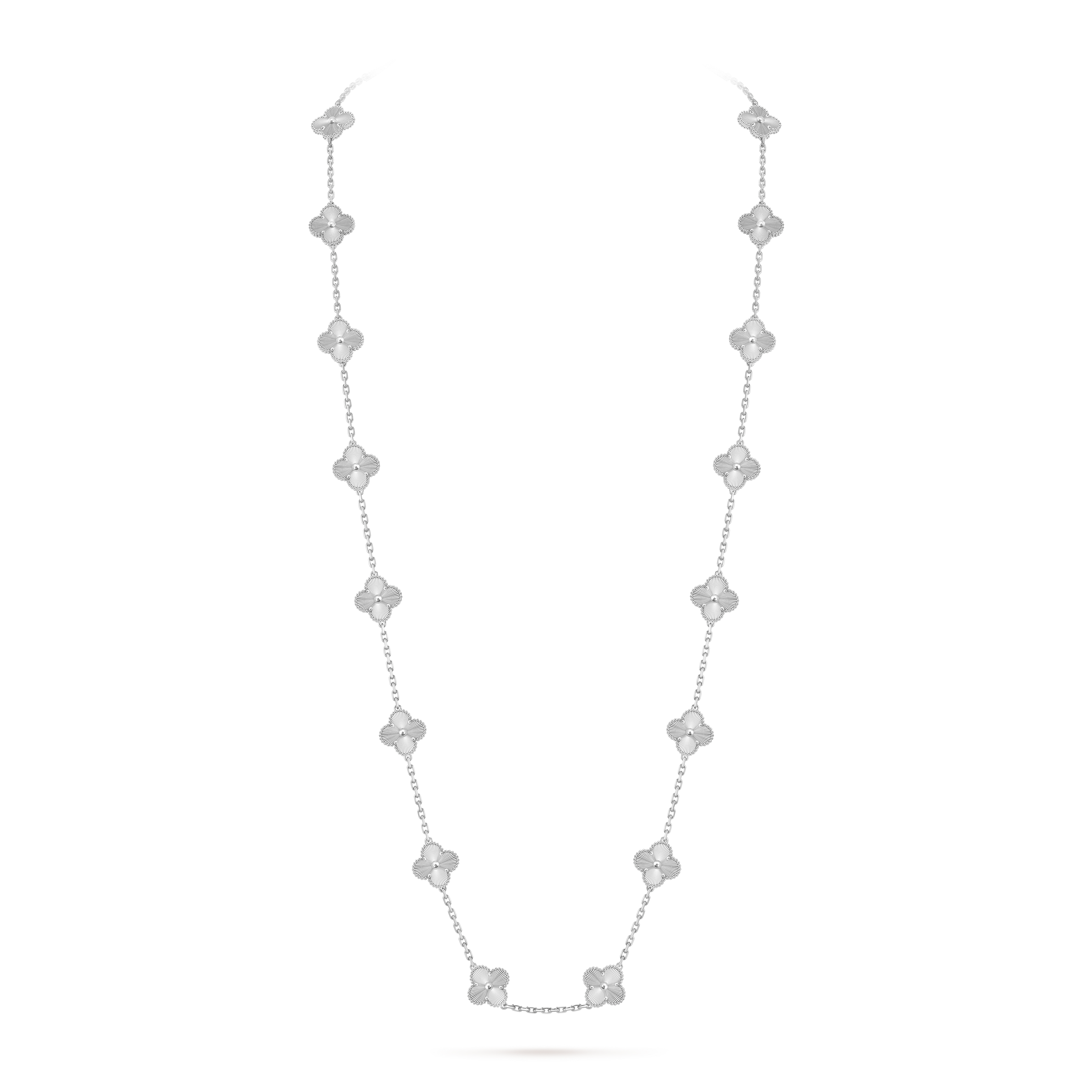 Vintage Alhambra长项链，20枚主题图案, 18K白金, On Stand, Jewelry Long Necklace_梵克雅宝_Van Cleef & Arpels