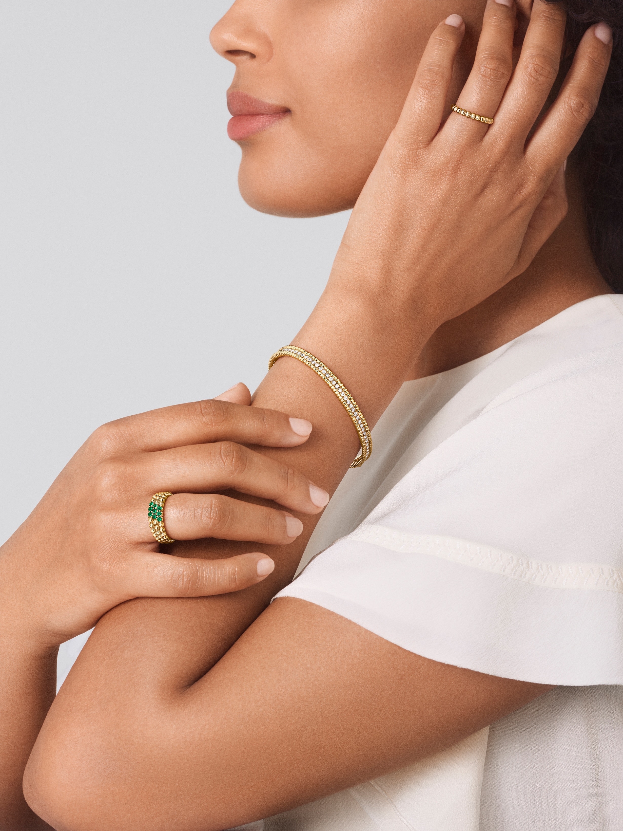 Perlée couleurs ring, 3 rows, 18K yellow gold, Emerald:  9 stones,  0.45 carat, Worn Alternative, Jewelry Ring - Van Cleef & Arpels