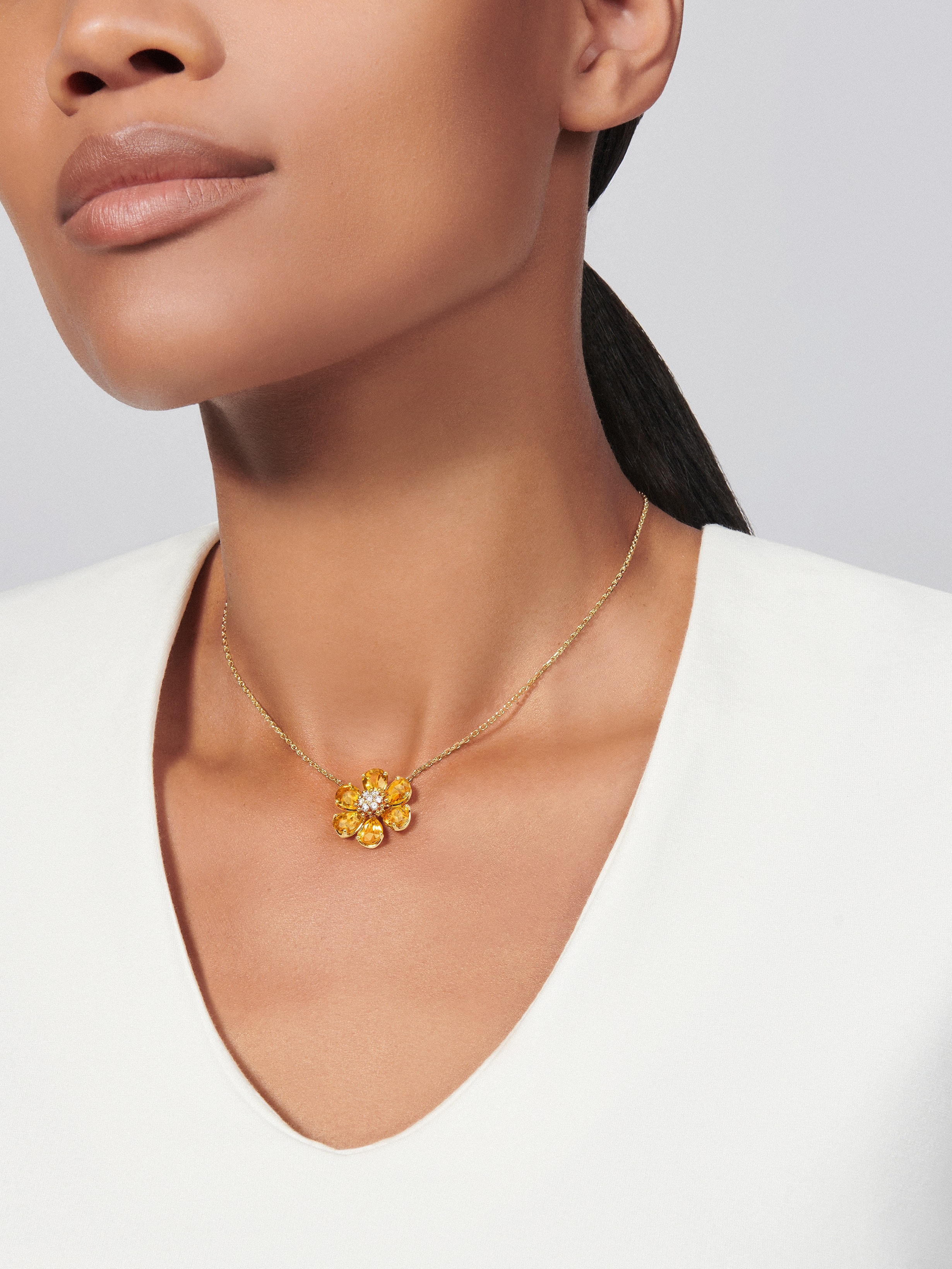 Lucky Spring pendant, plum blossom 18K rose gold, Mother-of