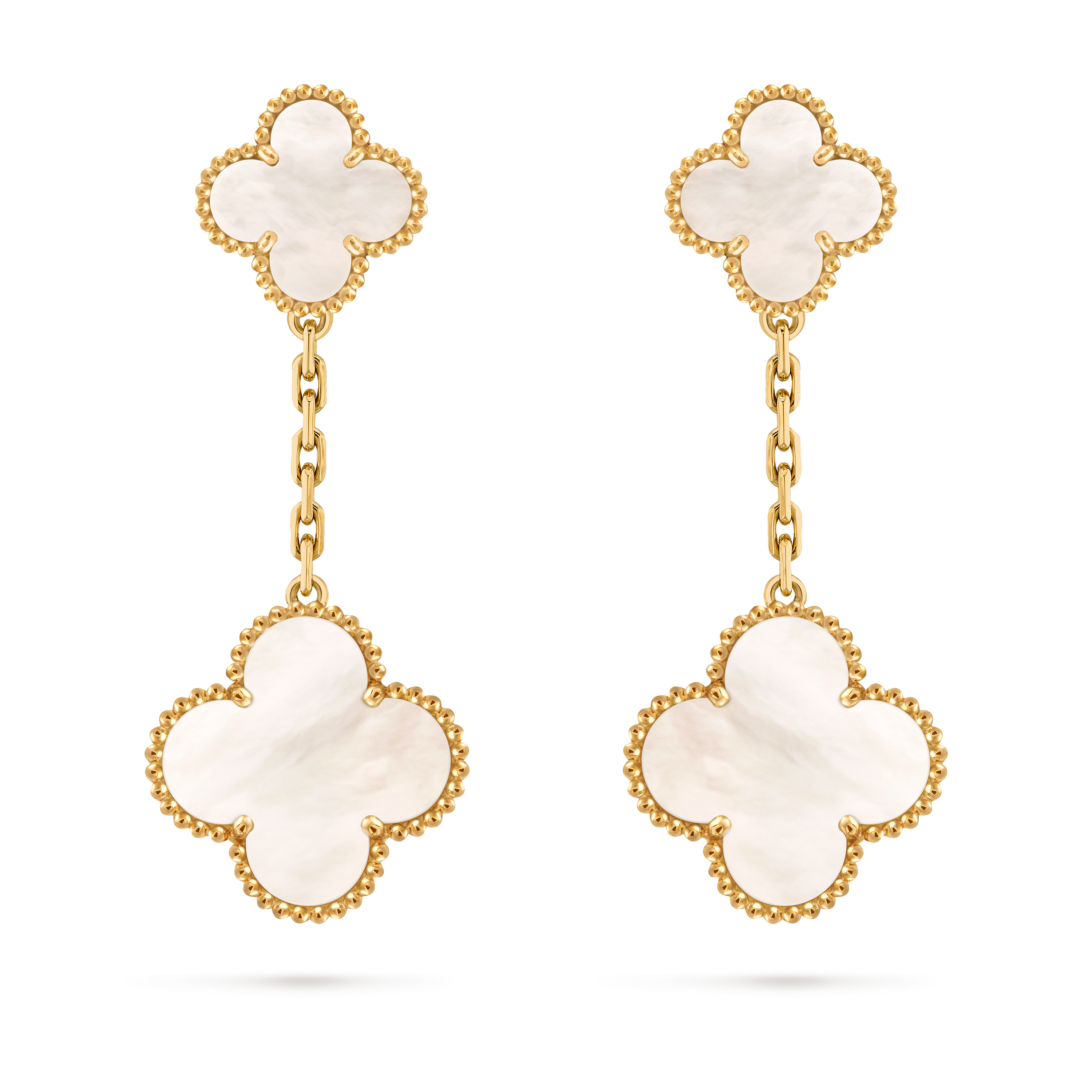 Magic Alhambra耳环，2枚四叶幸运图案, 18K黄金, 珍珠母贝:  4颗, Front, Jewelry Earrings_梵克雅宝_Van Cleef & Arpels