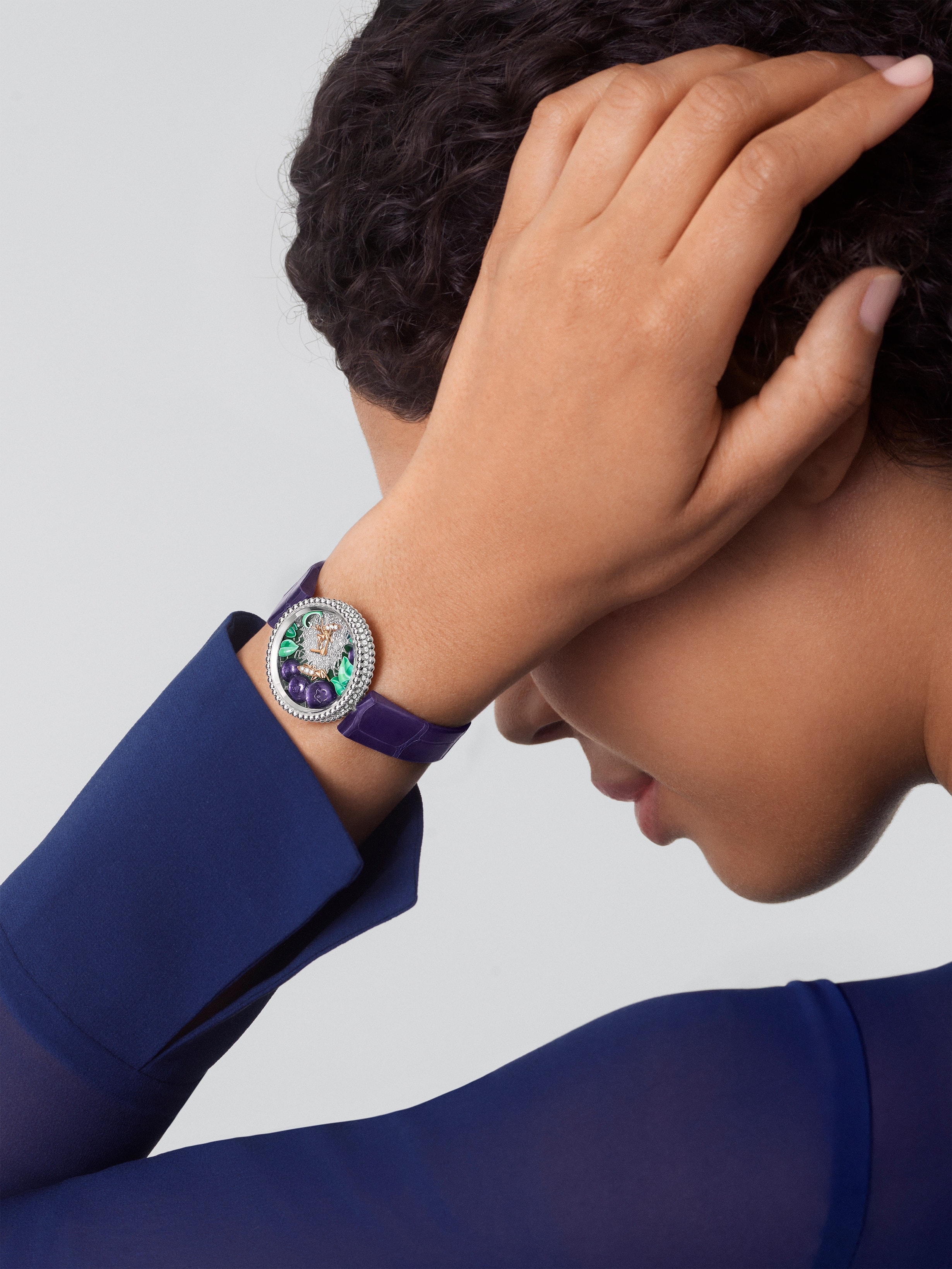 Perlée Extraordinaire Fruits Enchantés Myrtille, 18K white gold, Diamond:  83 stones,  1.07 carats, Worn Alternative, Watch - Van Cleef & Arpels