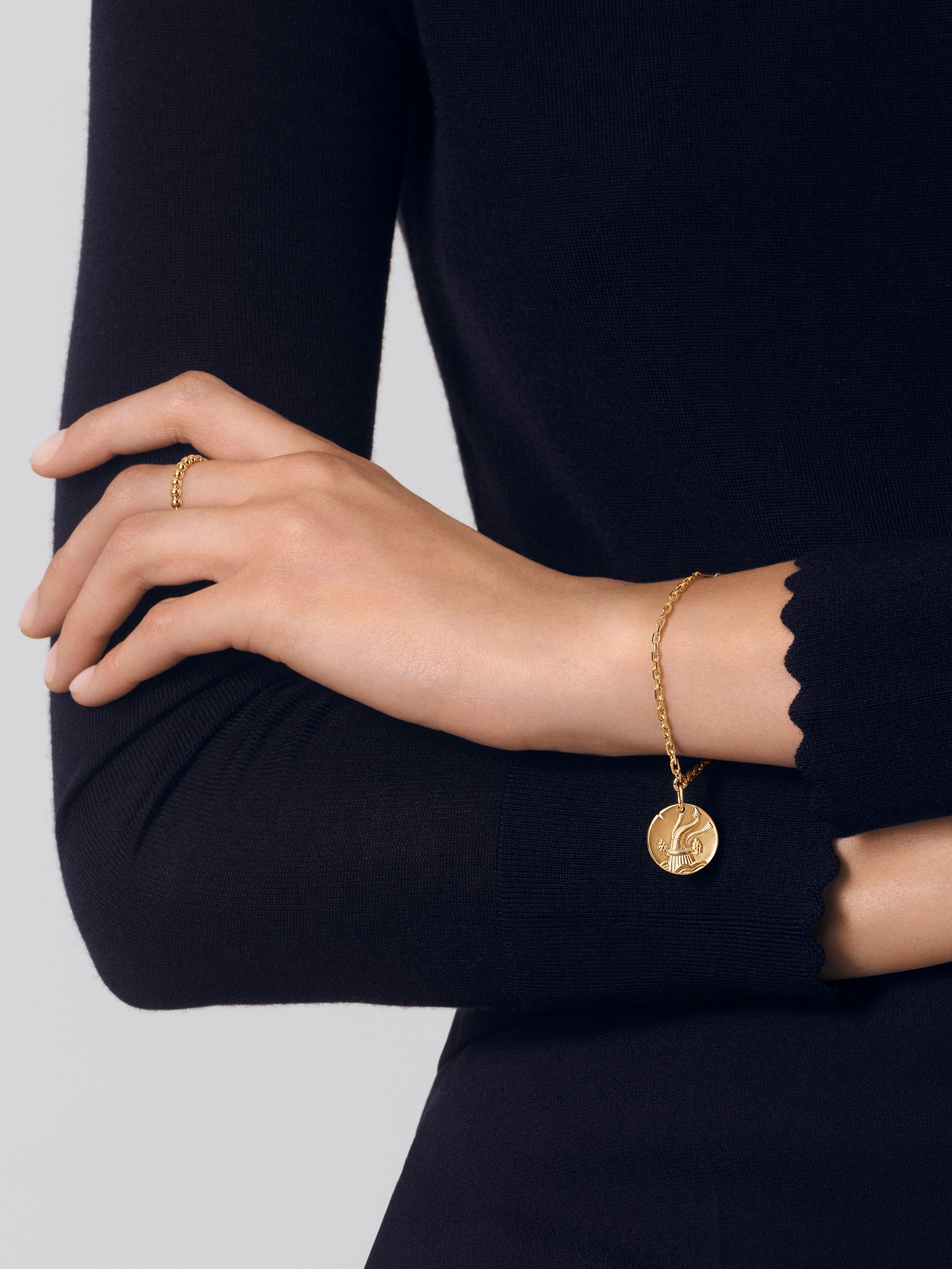 Zodiaque bracelet Aquarii (Aquarius), 18K yellow gold, Worn Alternative, Jewelry Bracelet - Van Cleef & Arpels