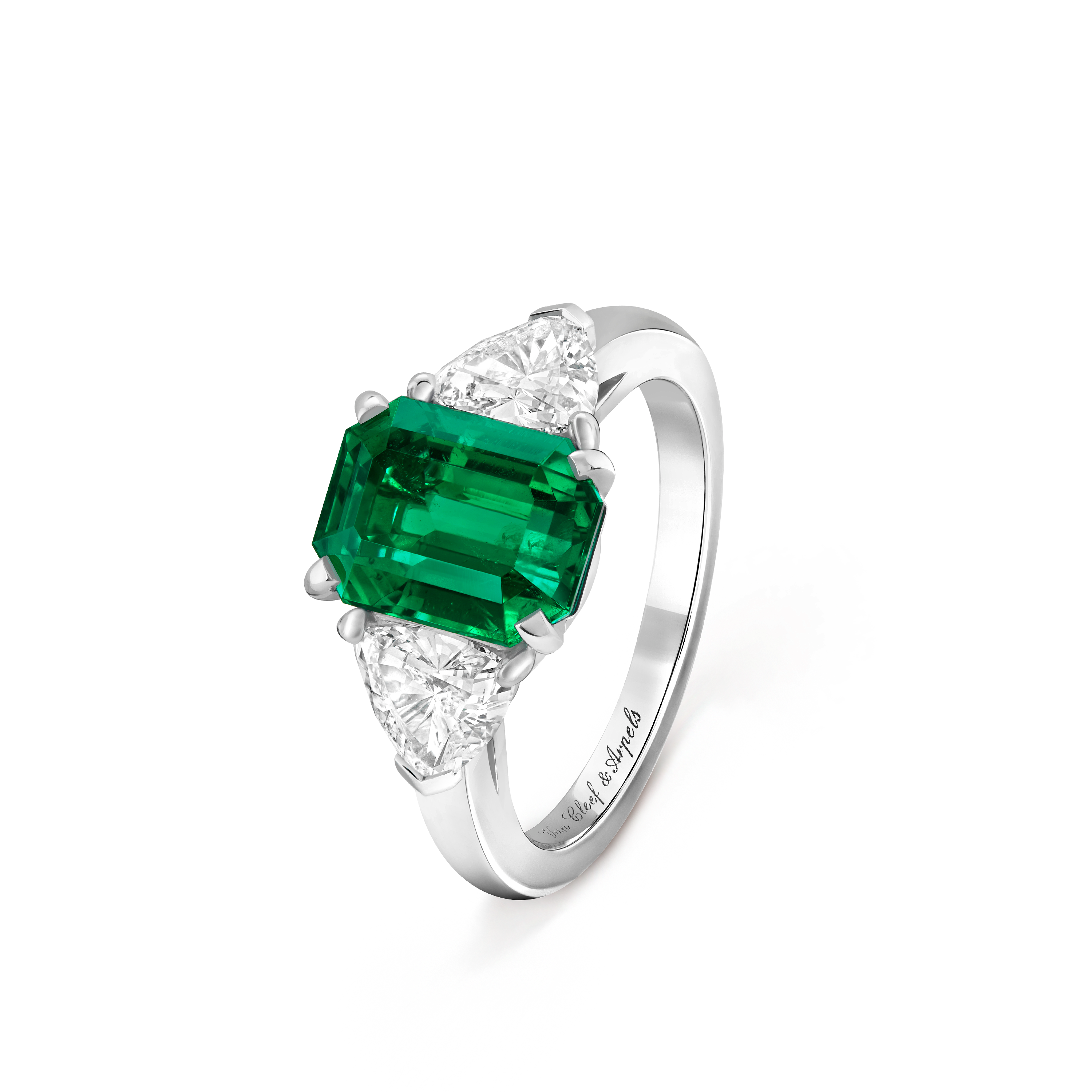 Motifs Triangles单颗宝石戒指，2.87克拉的祖母绿, 铂金, 祖母绿:  1 宝石,  2.87 克拉, 钻石:  2颗,  1.02 克拉, Three Fourth, High Jewelry Ring_梵克雅宝_Van Cleef & Arpels