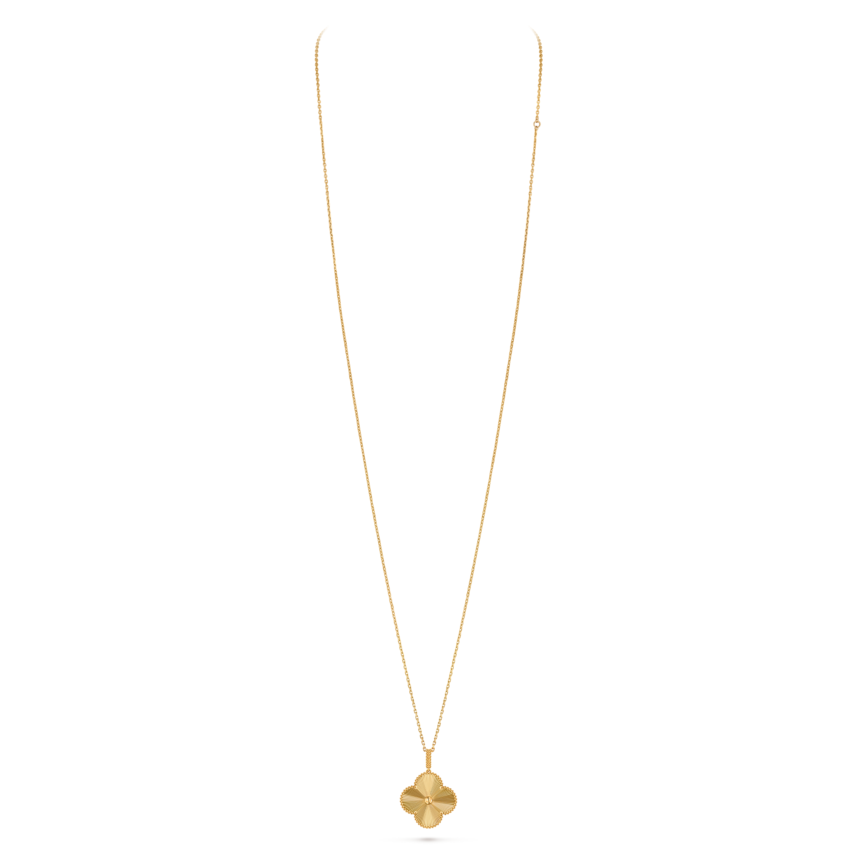 Magic Alhambra long necklace, 1 motif, 18K yellow gold, Close Up, Jewelry Long Necklace - Van Cleef & Arpels