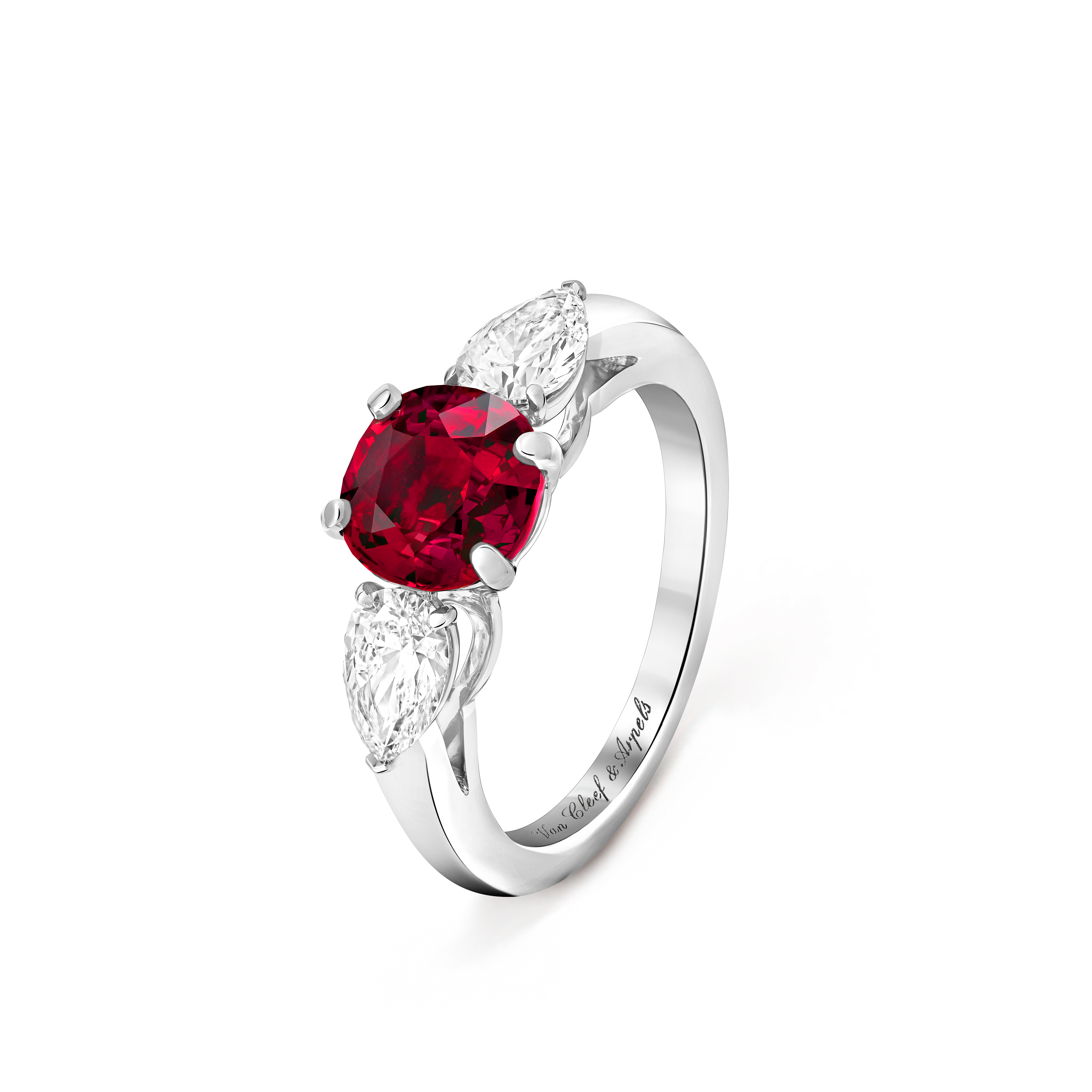 Motifs Pétales solitaire Ruby 2.03 cts, Platinum, Diamond:  2 stones,  0.78 carat, Ruby:  1 stone,  2.03 carats, Three Fourth, High Jewelry Ring - Van Cleef & Arpels