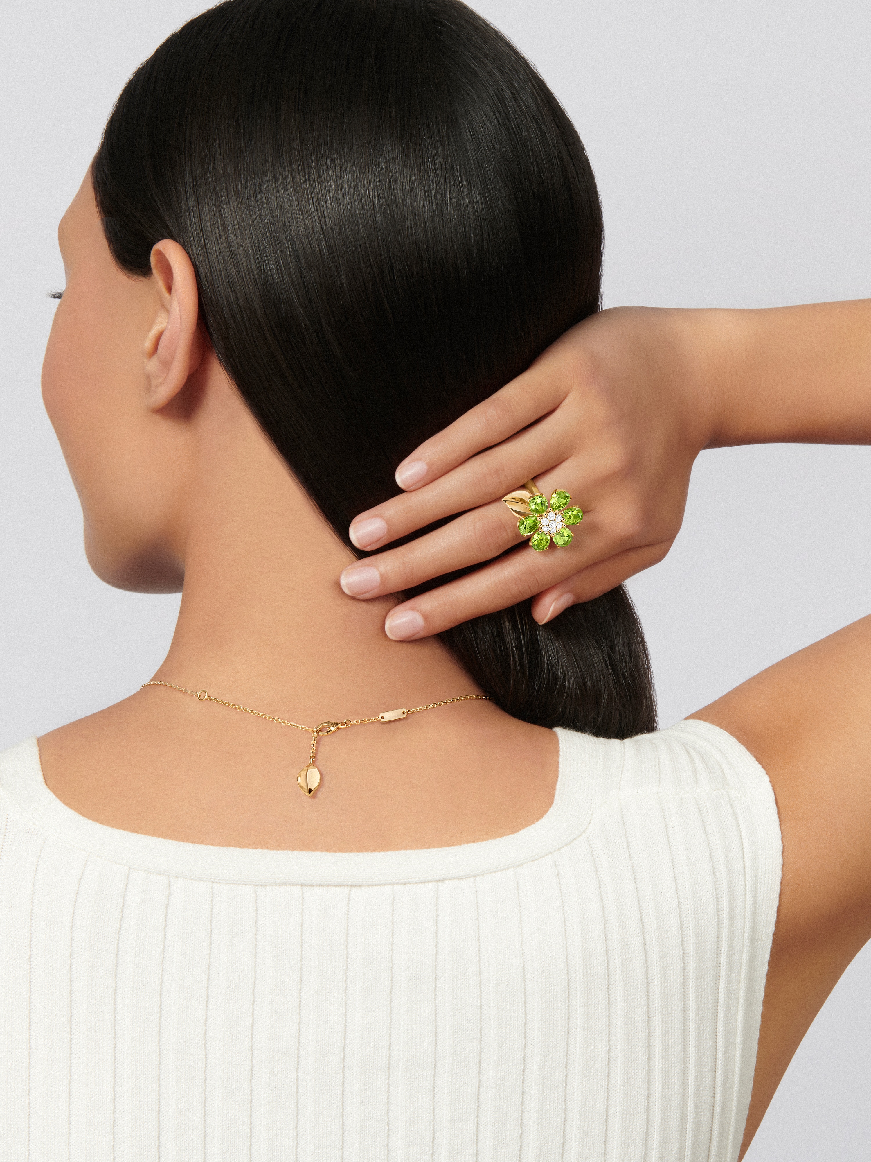 Fleurs d’Hawaï ring, 18K yellow gold, Diamond:  7 stones,  0.54 carat, Peridot:  6 stones,  9.3 carats, Worn Detail, Jewelry Ring - Van Cleef & Arpels