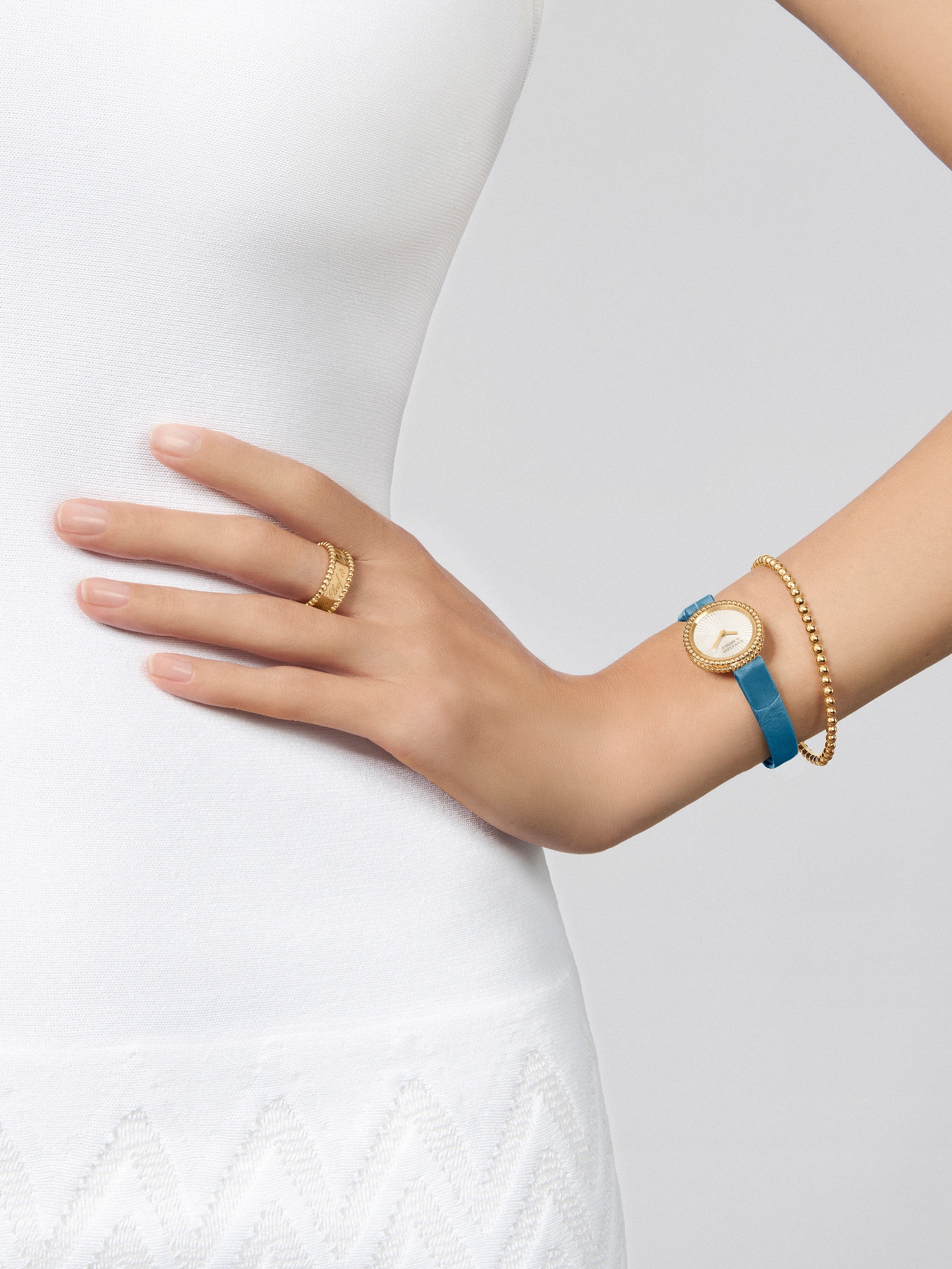 Perlée signature戒指, 18K黄金, Worn Alternative, Jewelry Ring_梵克雅宝_Van Cleef & Arpels