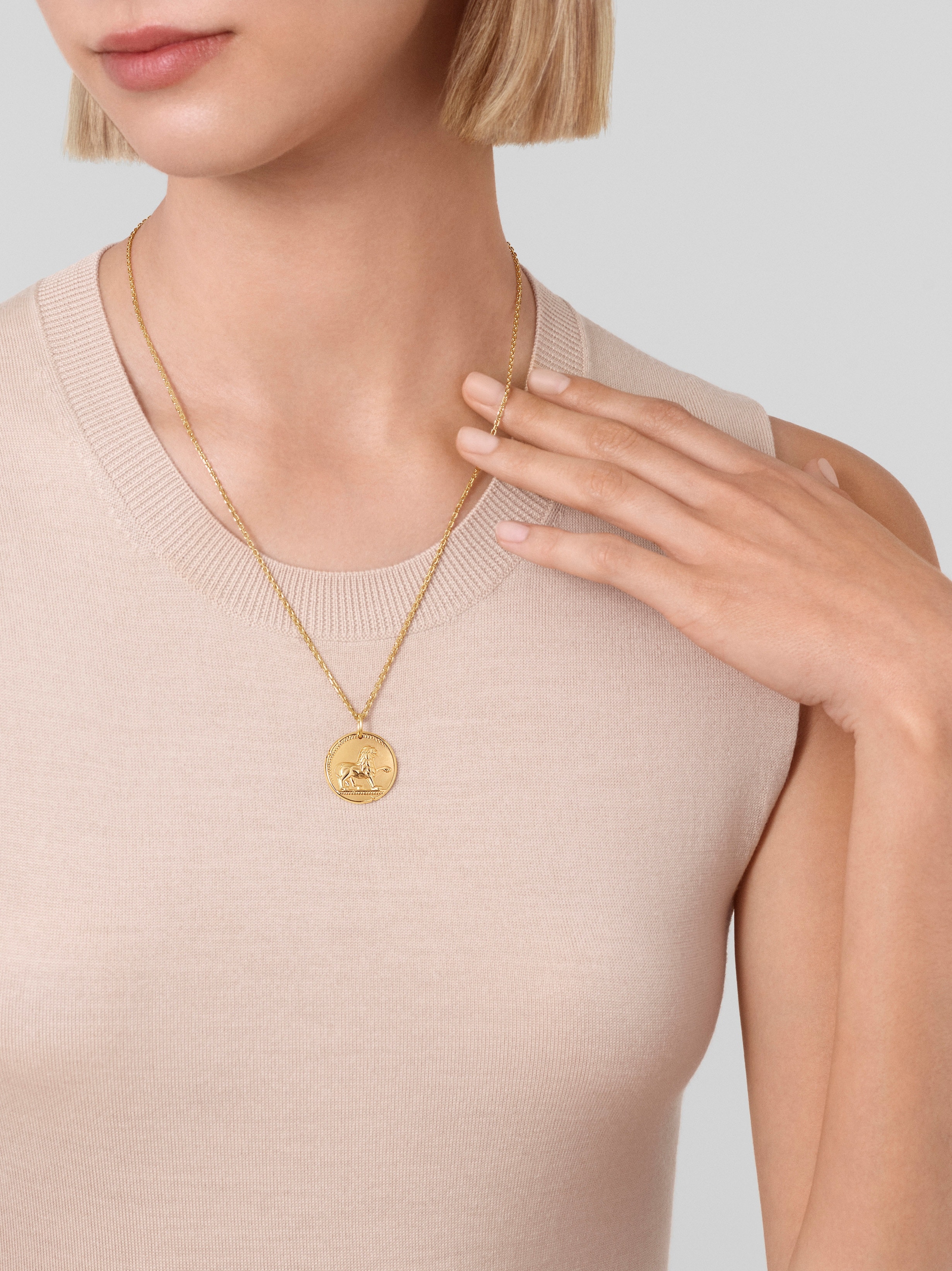 Zodiaque Leonis（狮子座）吊坠, 18K黄金, Worn Alternative, Jewelry Pendent_梵克雅宝_Van Cleef & Arpels