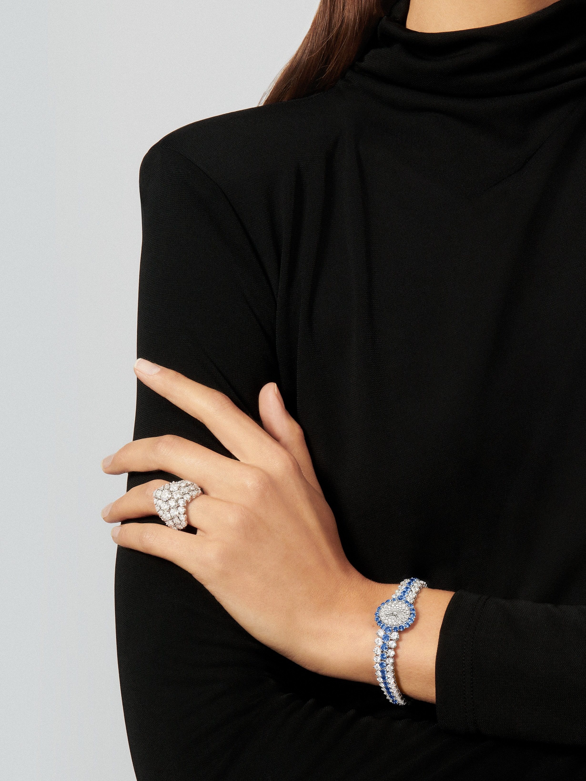 À Cheval戒指, 铂金, 钻石:  56颗,  9.23 克拉, Worn Detail, High Jewelry Ring_梵克雅宝_Van Cleef & Arpels