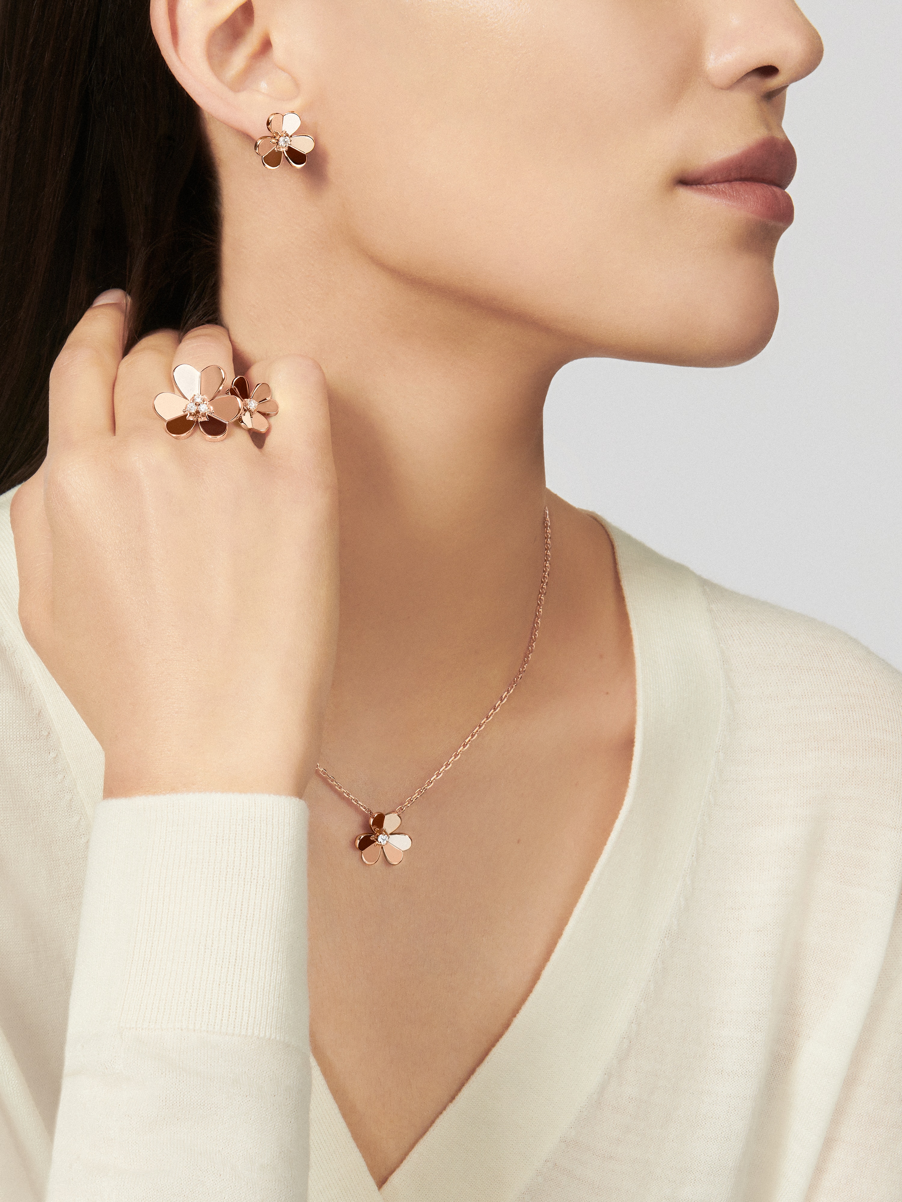 Frivole earrings, small model, 18K rose gold, Diamond:  2 stones,  0.17 carat, Worn Alternative, Jewelry Earrings - Van Cleef & Arpels