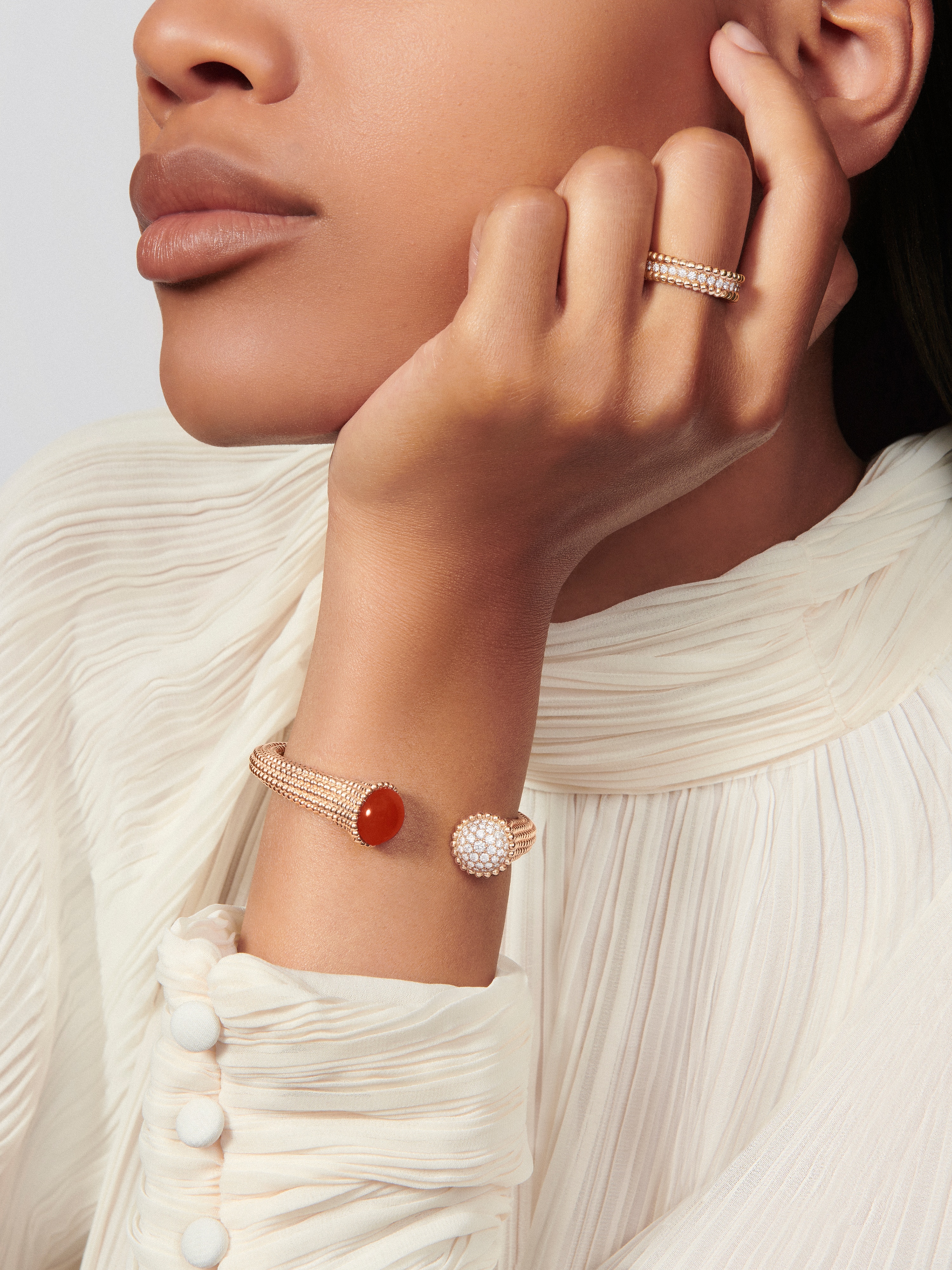 【Van Cleef & Arpels】ペルレ パールブレスレット medium model Perlée pearls of gold bracelet, medium model 18K white gold