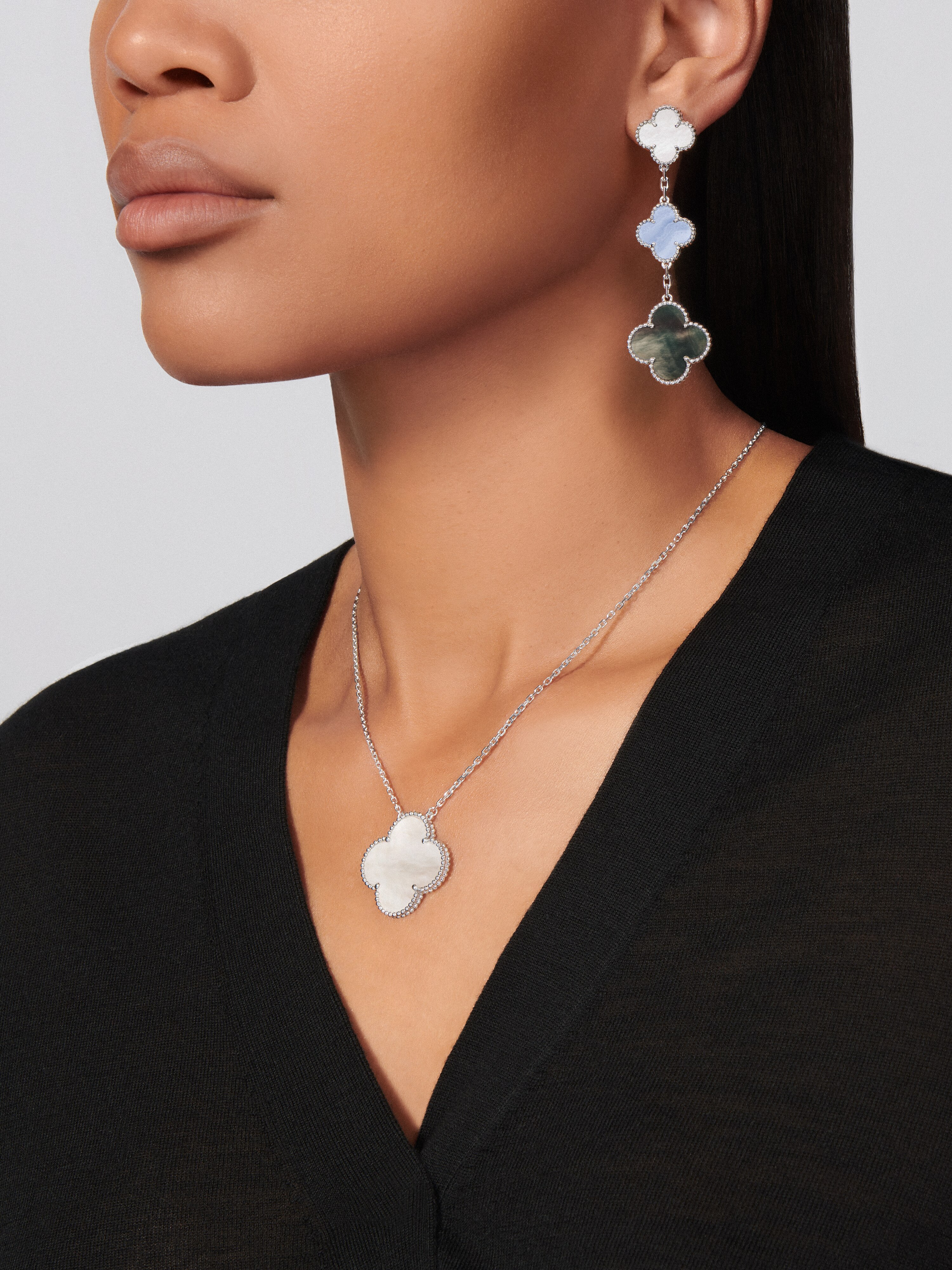 Magic alhambra pendant new arrivals