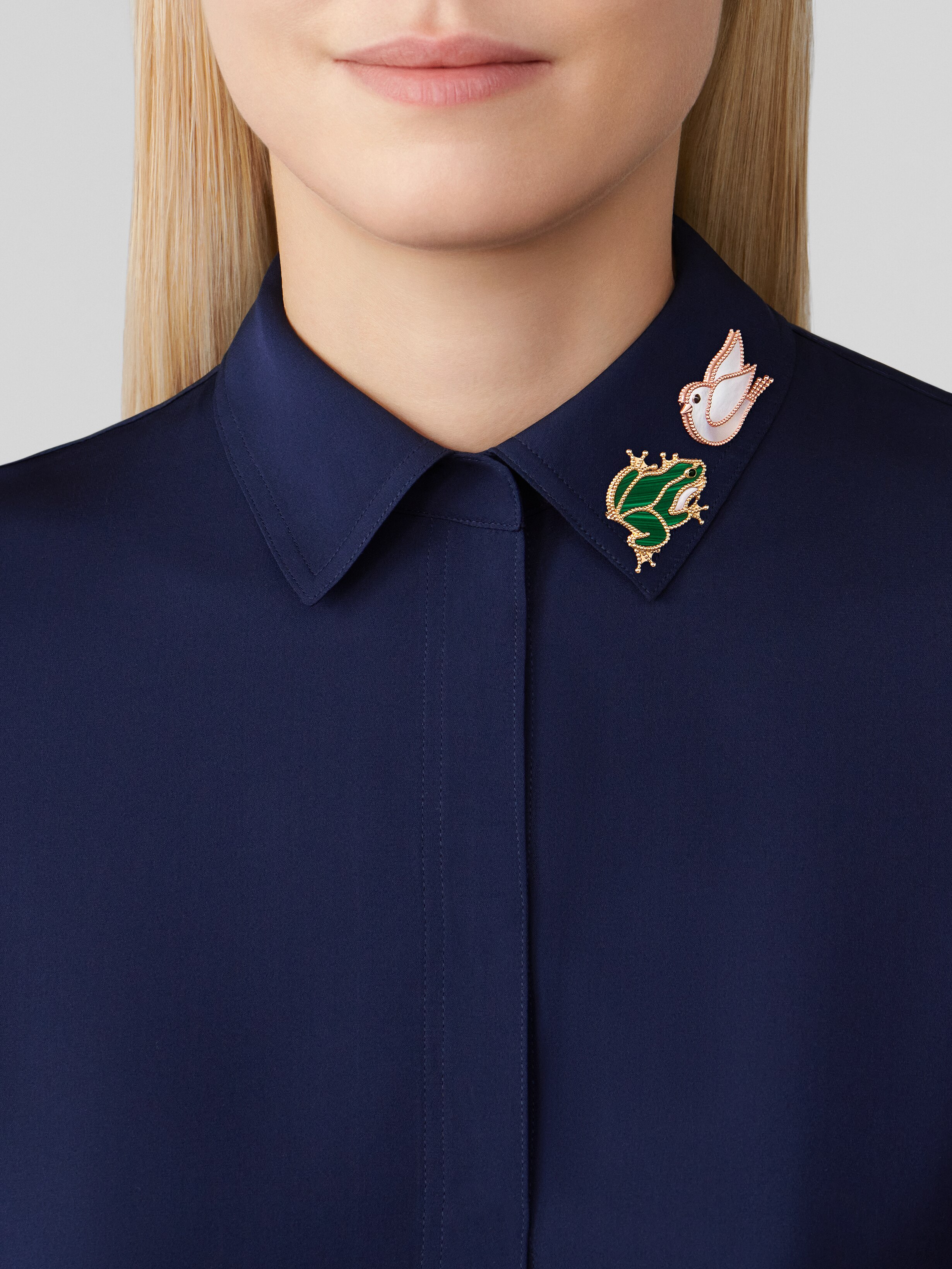 Lucky Animals Dove胸针, 18K玫瑰金, 珍珠母贝:  3颗, 缟玛瑙:  1 宝石, Worn Alternative, Jewelry Clip_梵克雅宝_Van Cleef & Arpels