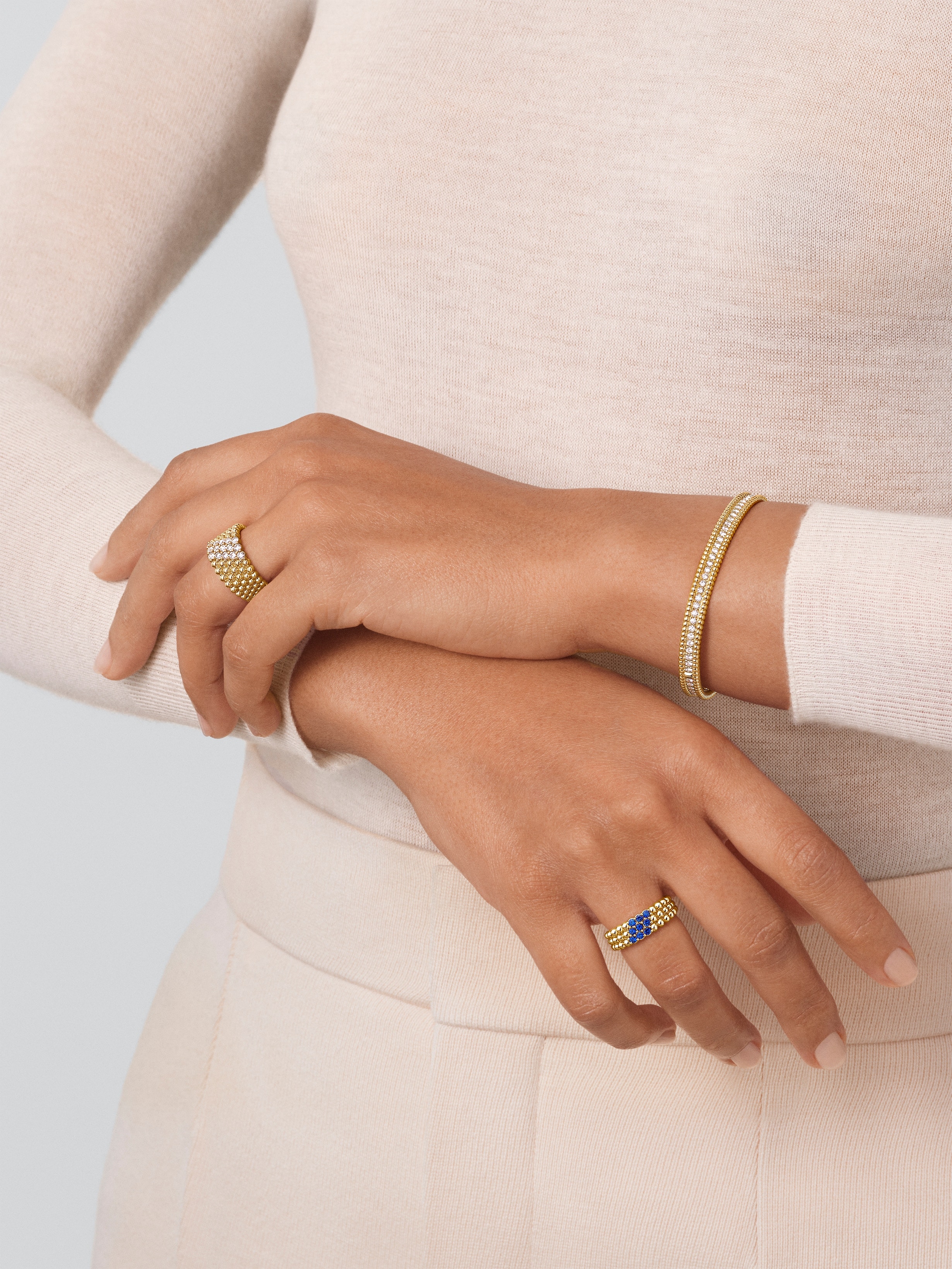 Perlée couleurs ring, 3 rows, 18K yellow gold, Sapphire:  9 stones,  0.41 carat, Worn Detail, Jewelry Ring - Van Cleef & Arpels