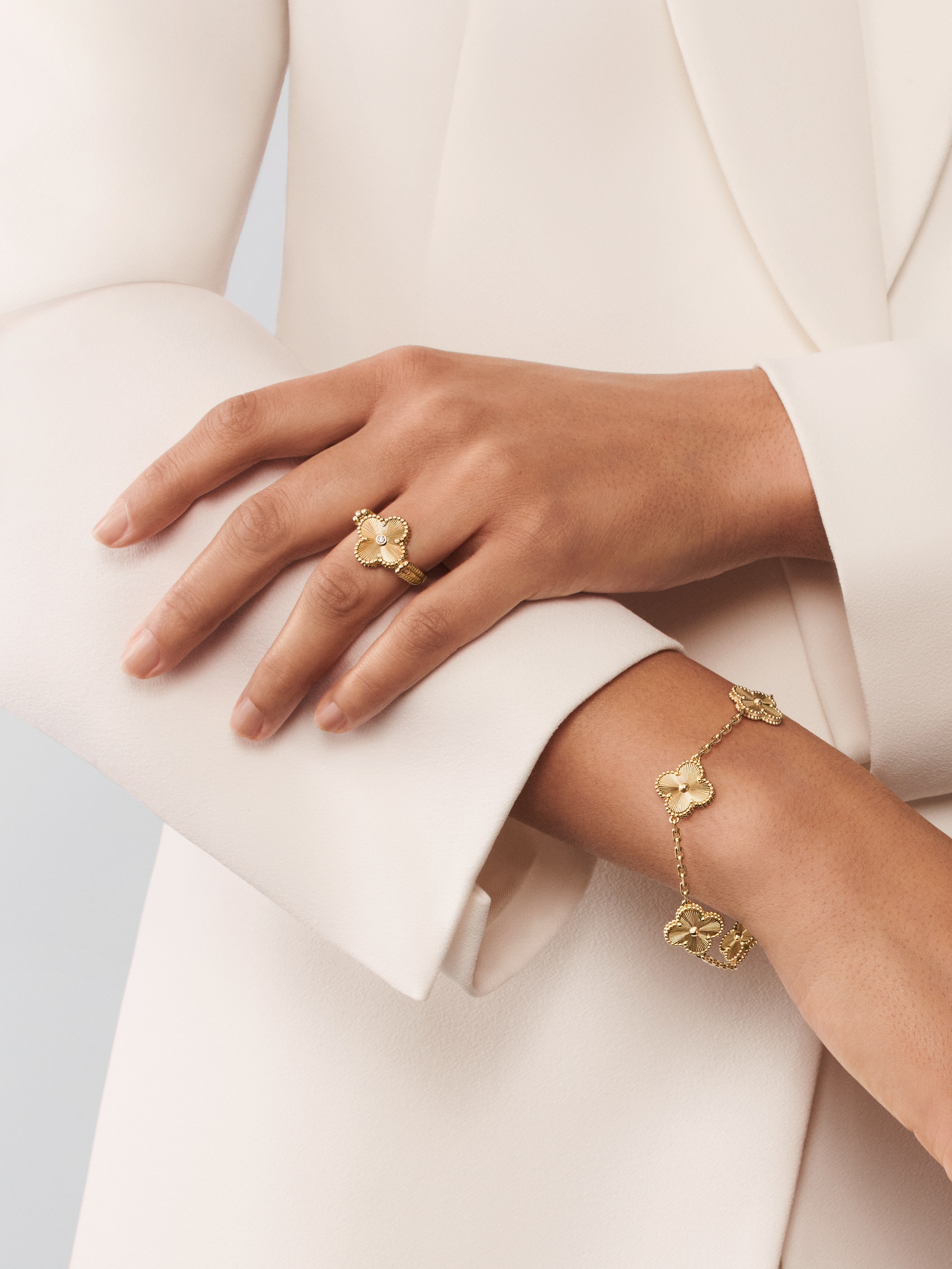 Lucky Spring bracelet, plum blossom 18K rose gold, Mother-of