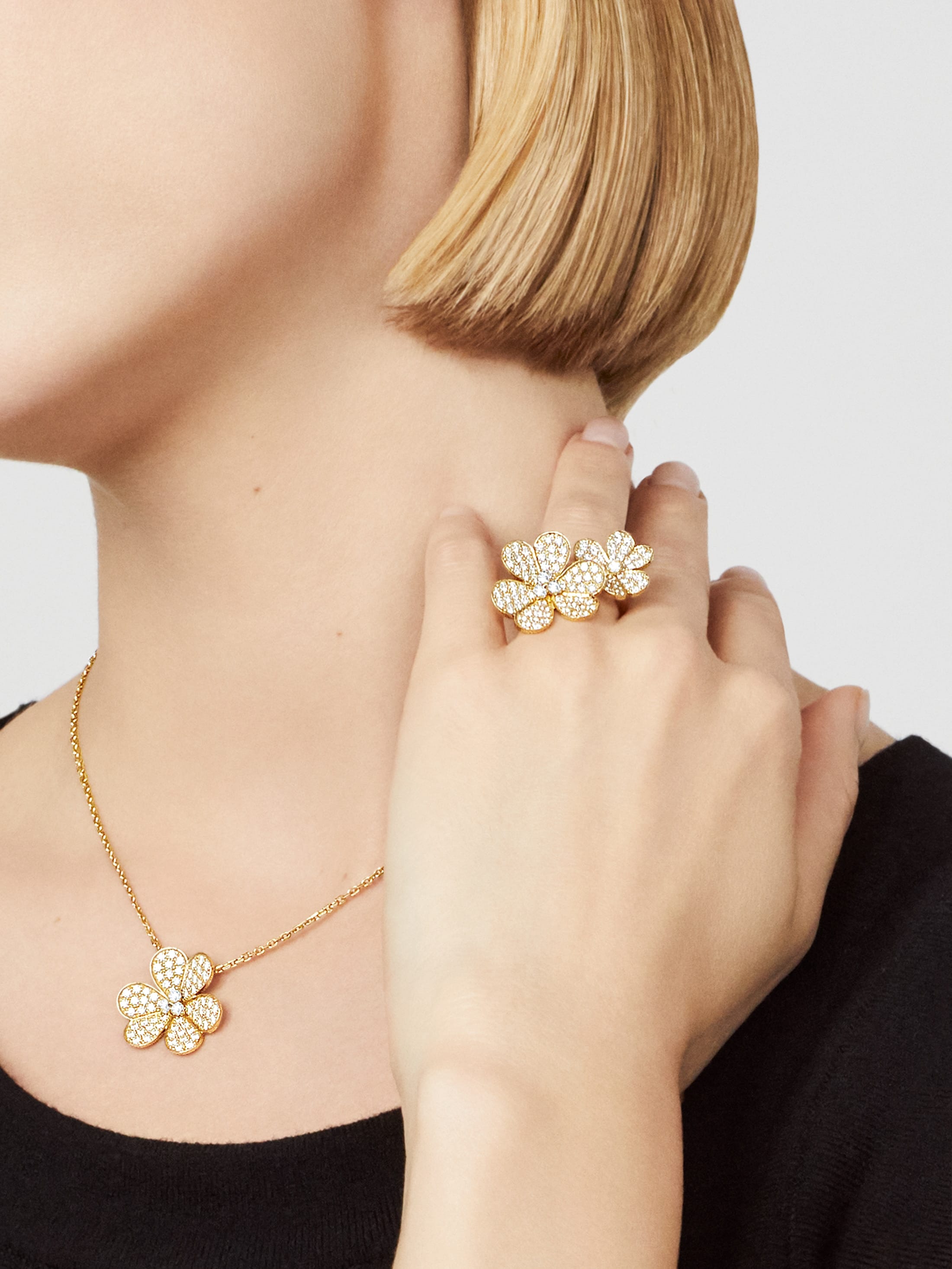 Frivole pendant large model 18K yellow gold Diamond Van Cleef Arpels
