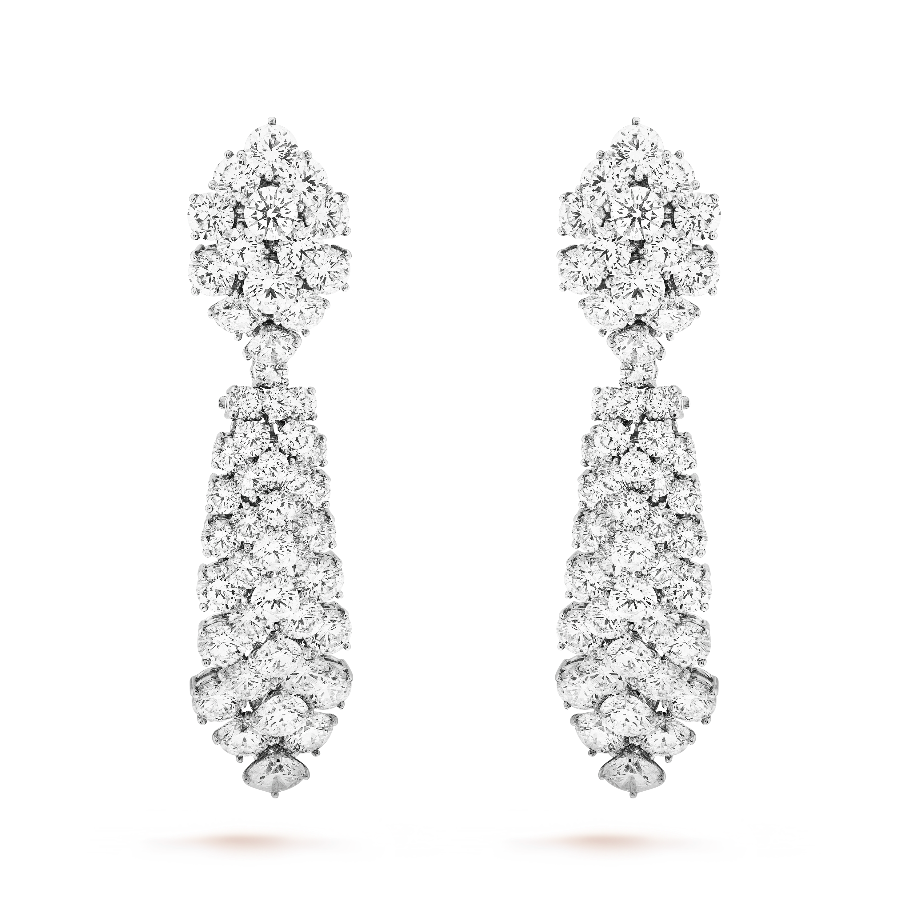 À Cheval可转换式耳环，大号款式, 18K白金, 钻石:  102颗,  22.72 克拉, Front, High Jewelry Earrings_梵克雅宝_Van Cleef & Arpels