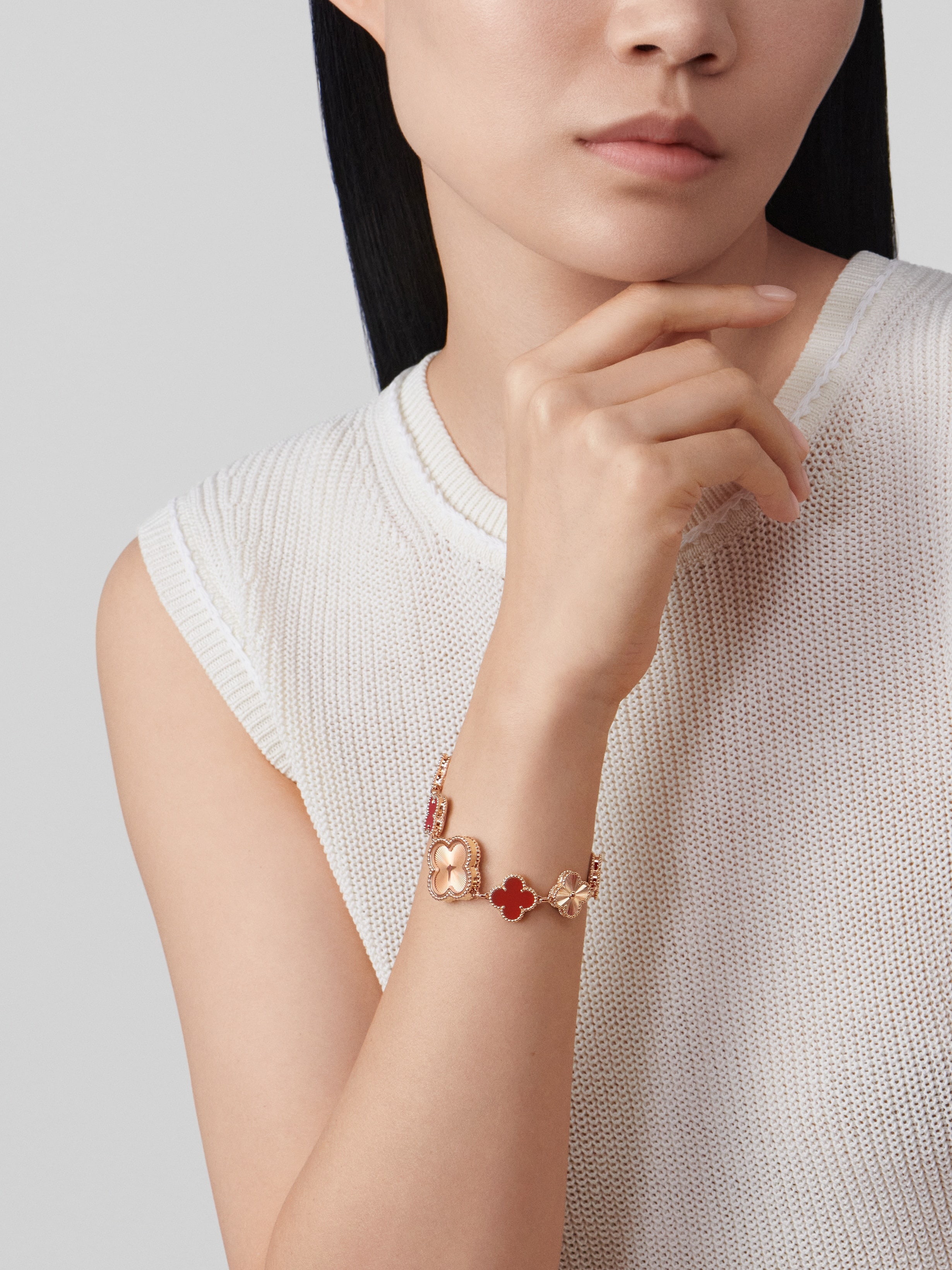 Van cleef arpels alhambra watch clearance