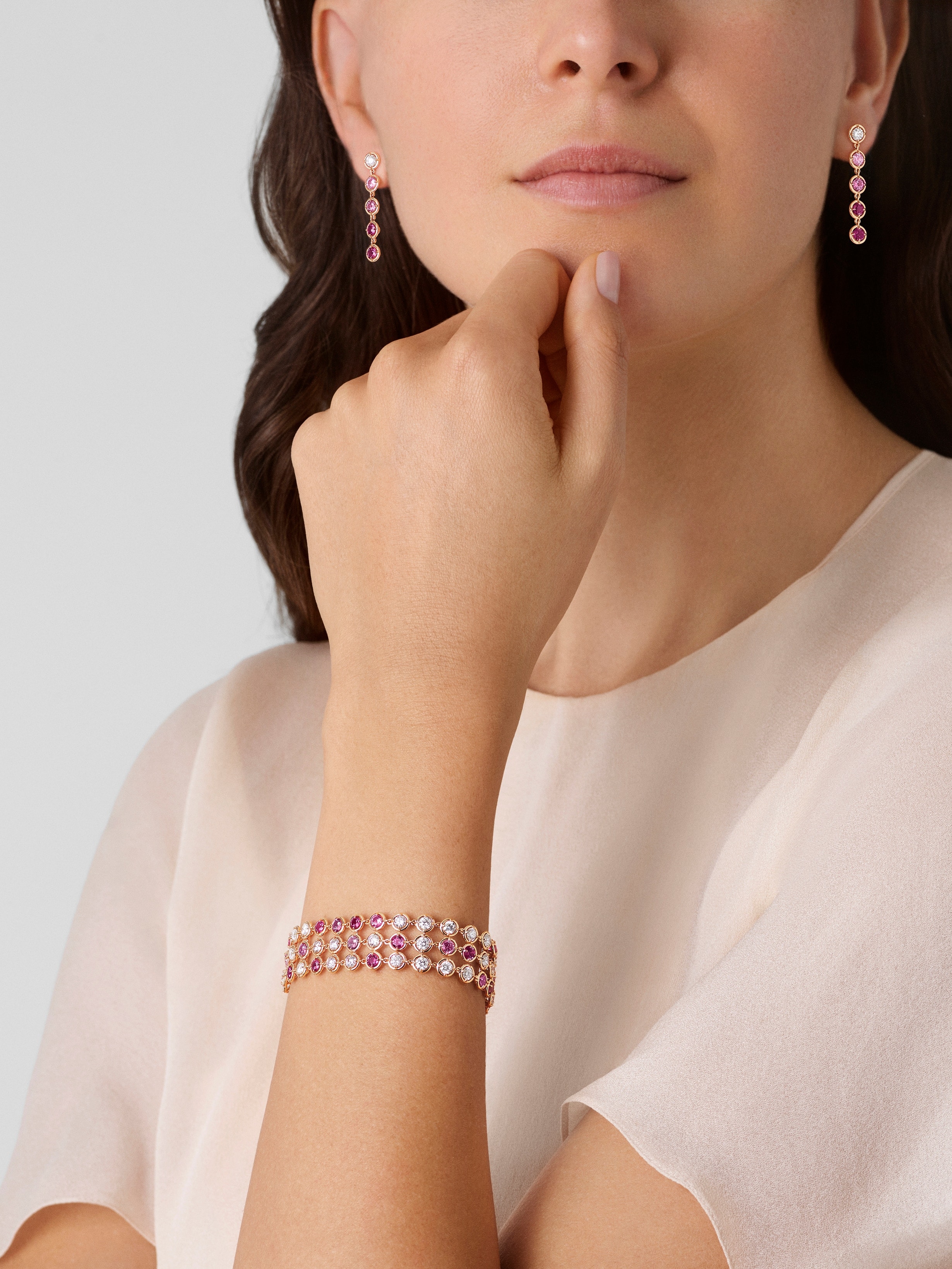 Palmyre 1 row earrings, 18K rose gold, Diamond:  2 stones,  0.26 carat, Sapphire:  8 stones,  1.24 carats, Worn Detail, High Jewelry Earrings - Van Cleef & Arpels