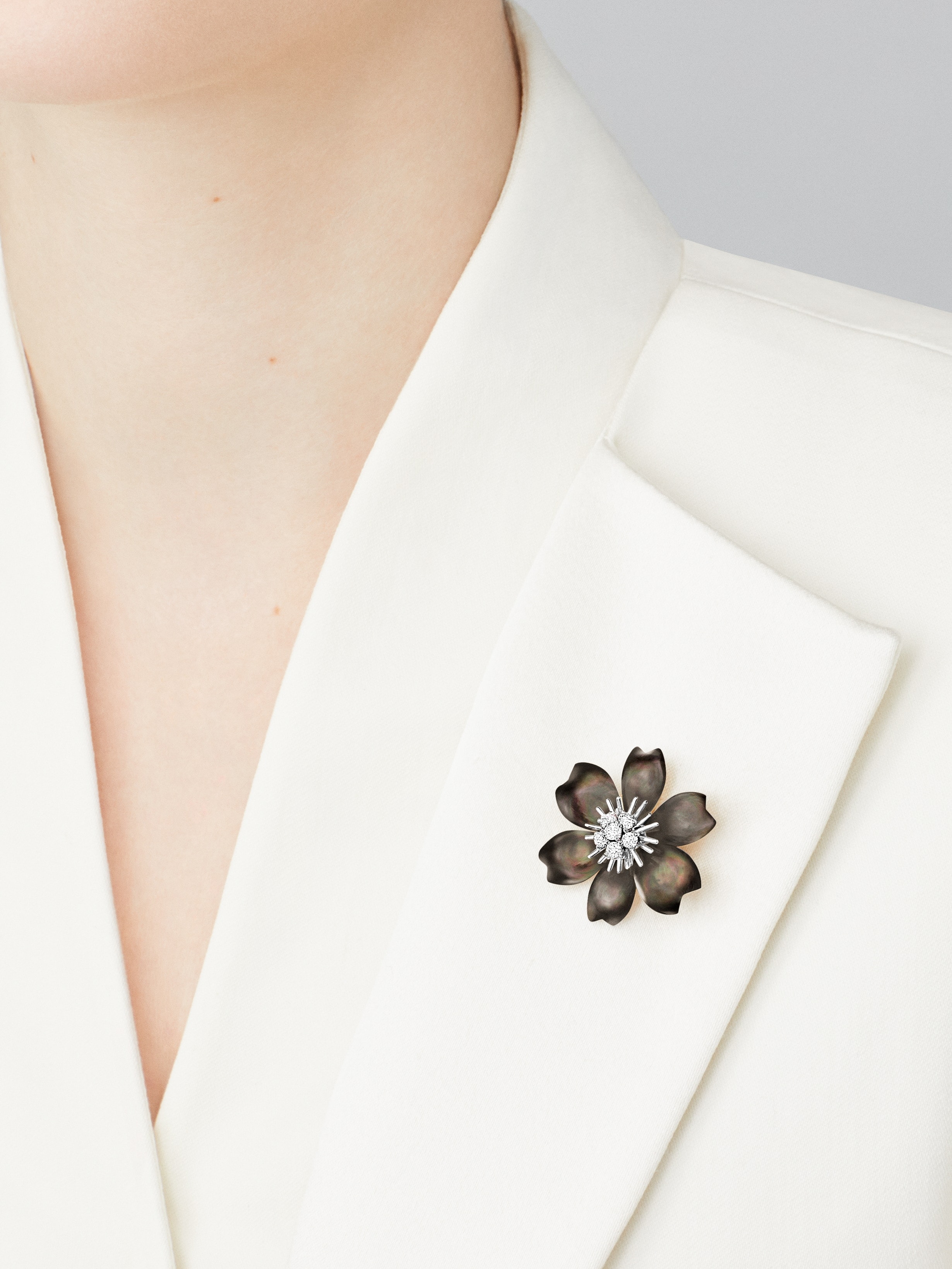 Rose de Noël clip pendant, small model, 18K white gold, Diamond:  6 stones,  0.48 carat, Mother-of-pearl:  6 stones, Worn Detail, Jewelry Clip Pendant - Van Cleef & Arpels