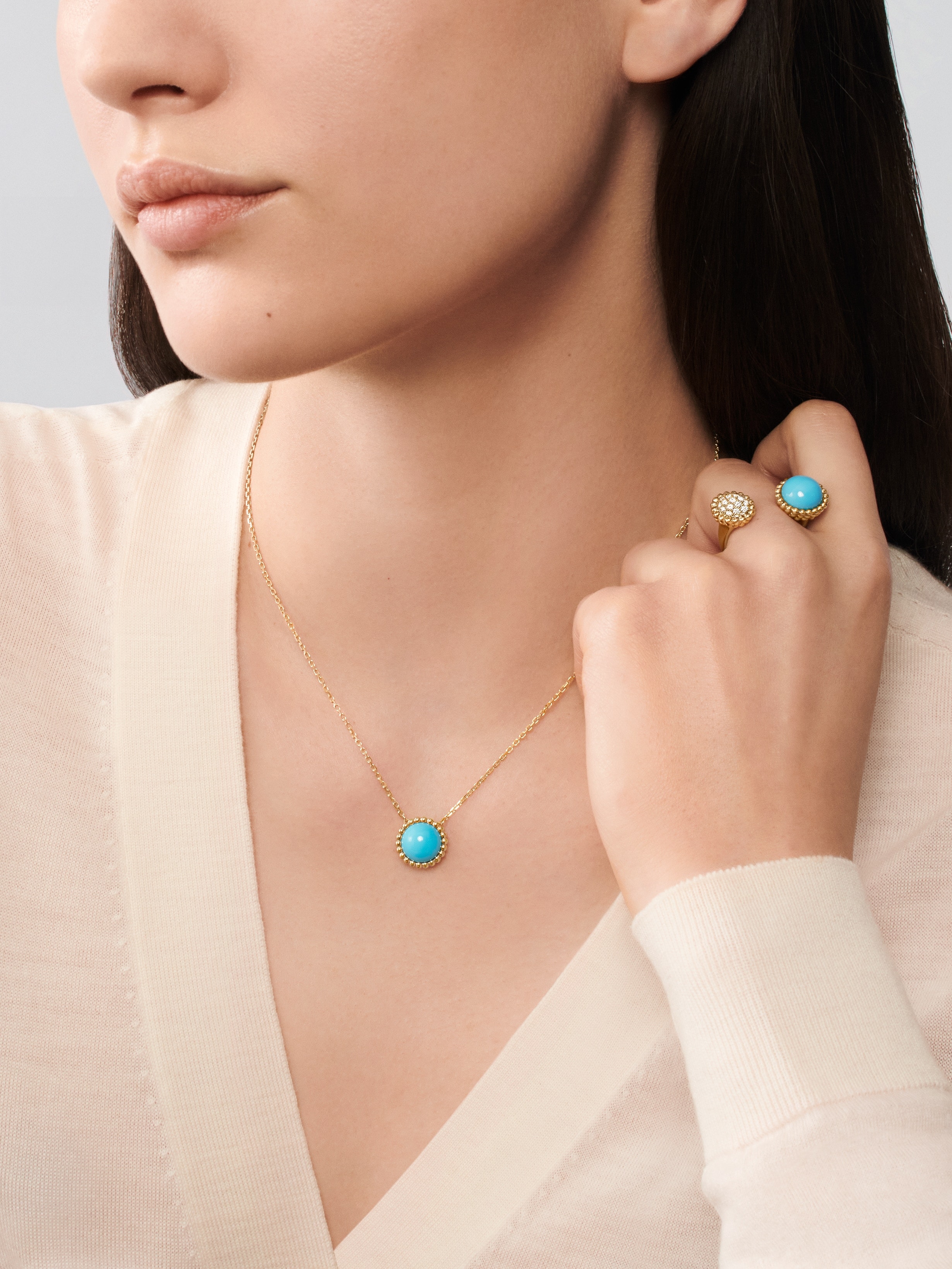 Perlée couleurs pendant, 18K yellow gold, Turquoise:  1 stone, Worn Alternative, Jewelry Pendent - Van Cleef & Arpels