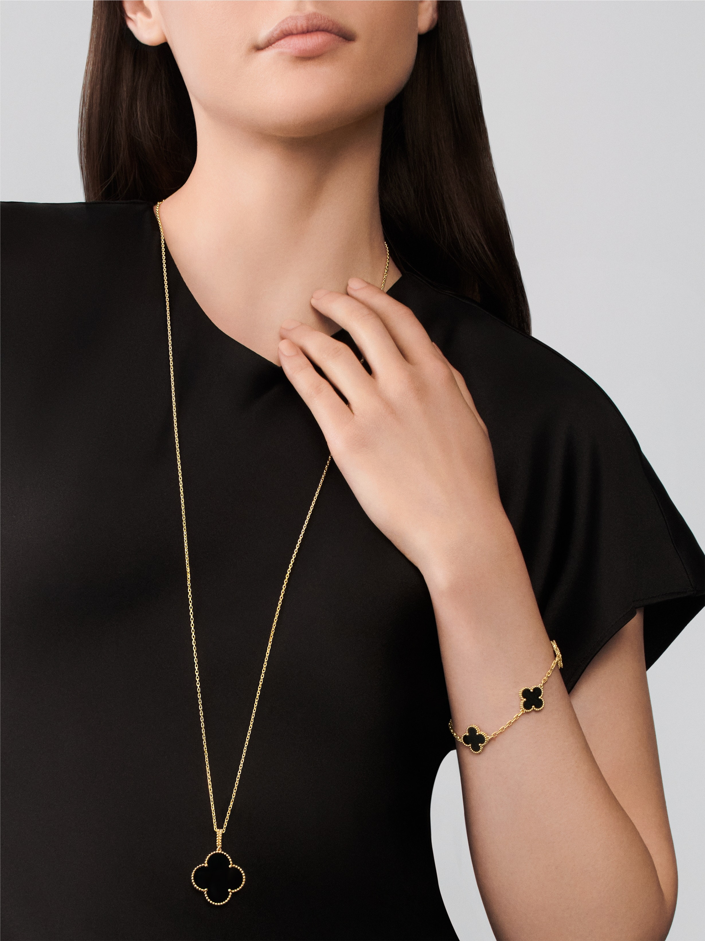 Magic Alhambra长项链，1图案, 18K黄金, 缟玛瑙:  1 宝石, Worn Alternative, Jewelry Long Necklace_梵克雅宝_Van Cleef & Arpels