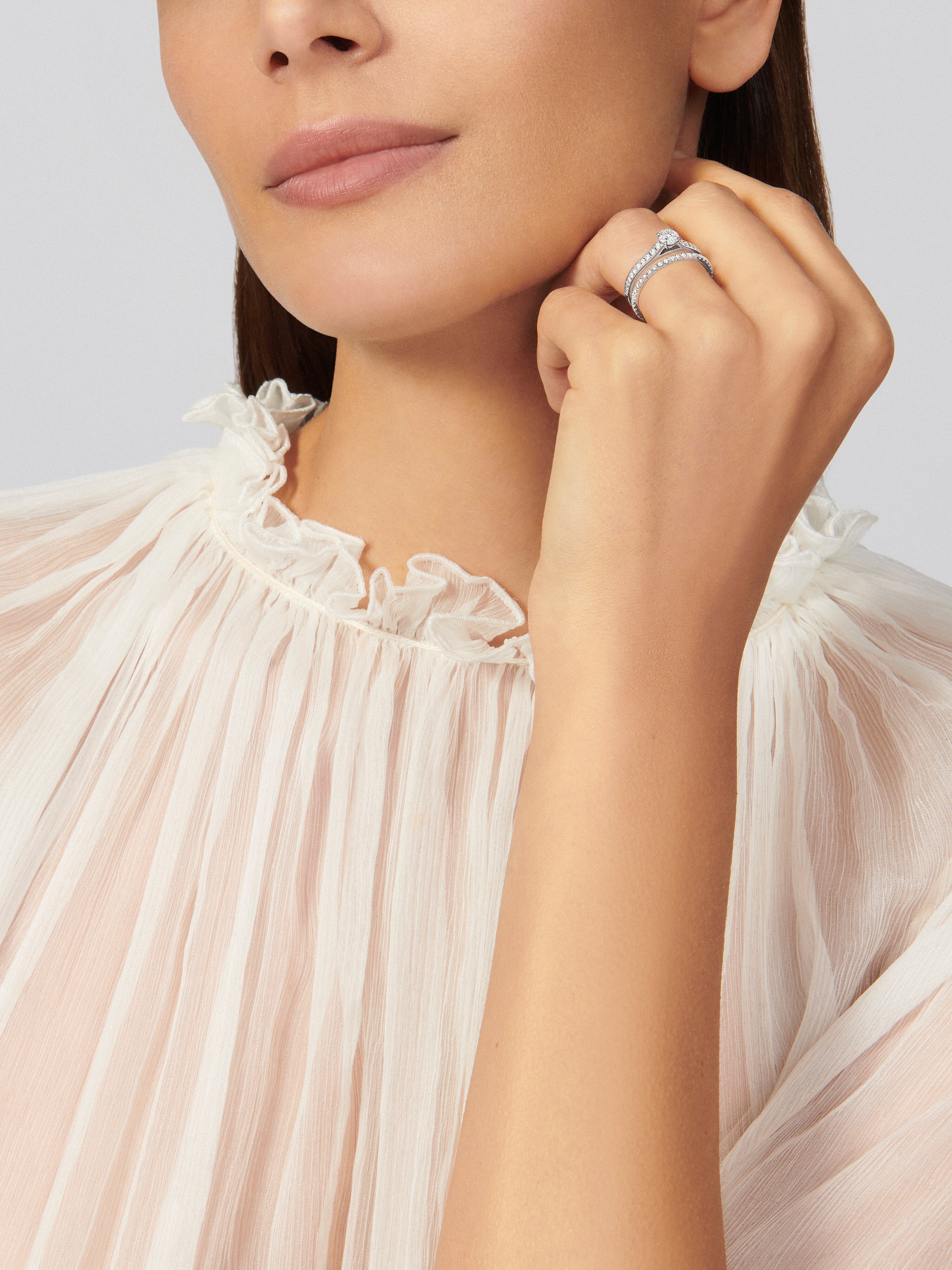 Romance单颗宝石戒指，0.30克拉的EVVS1级钻石, 铂金, 钻石:  23颗,  0.51 克拉, Worn Alternative, Jewelry Ring_梵克雅宝_Van Cleef & Arpels