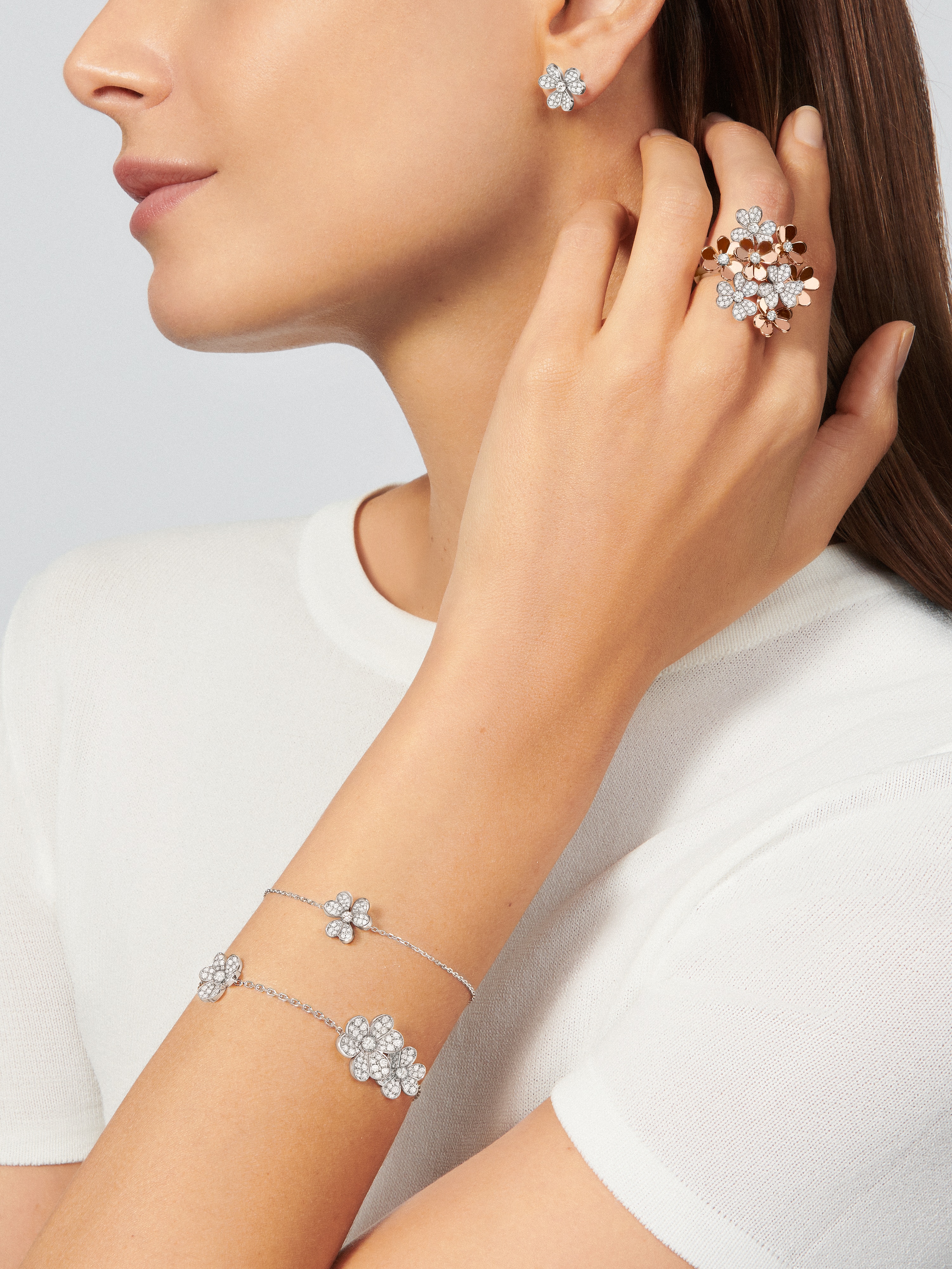 Frivole bracelet, mini model 18K white gold, Diamond- Van Cleef