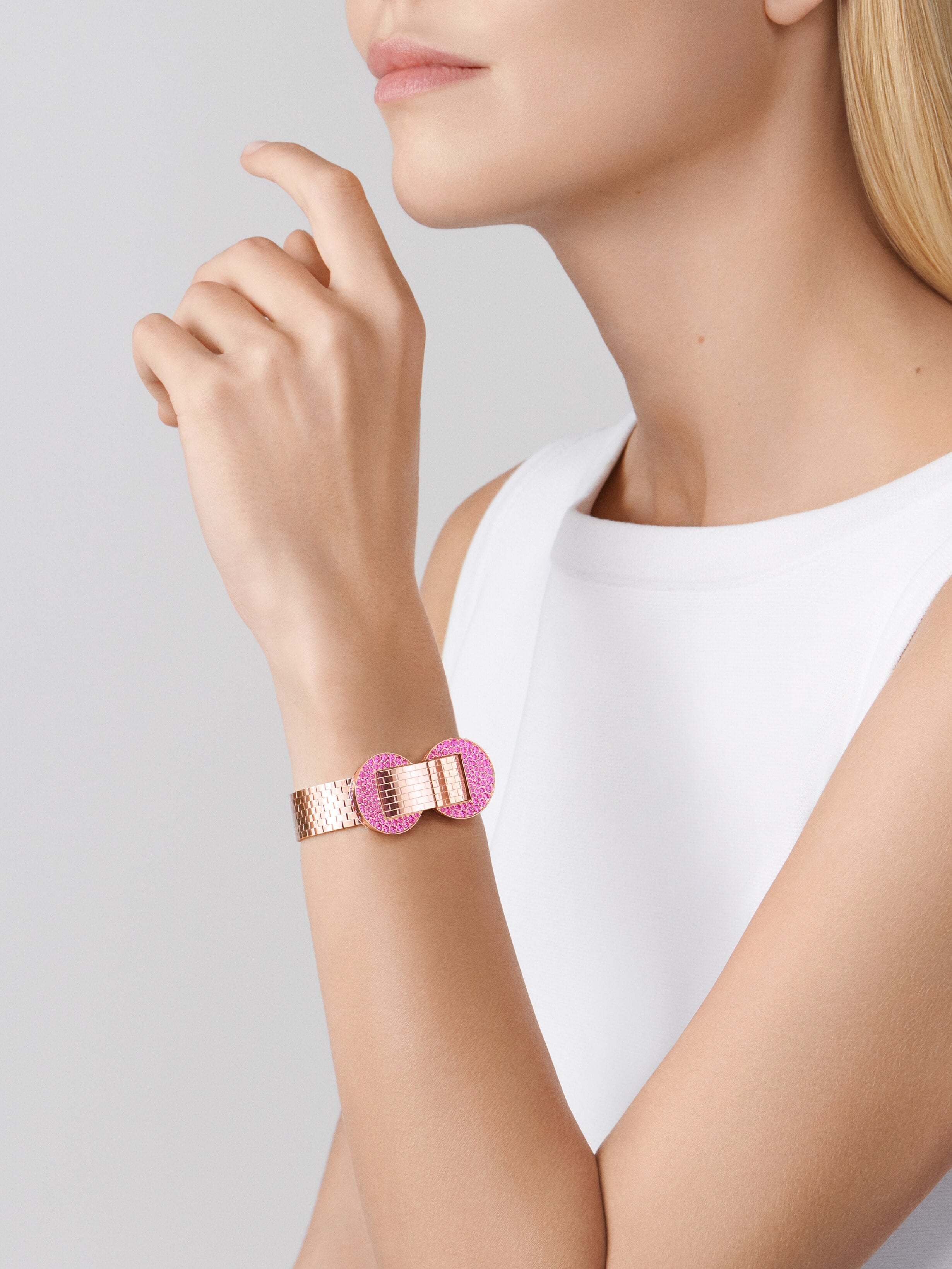 Ludo Secret watch, 18K rose gold, Mother-of-pearl:  1 stone, Sapphire:  185 stones,  5.68 carats, Worn Detail, Watch - Van Cleef & Arpels