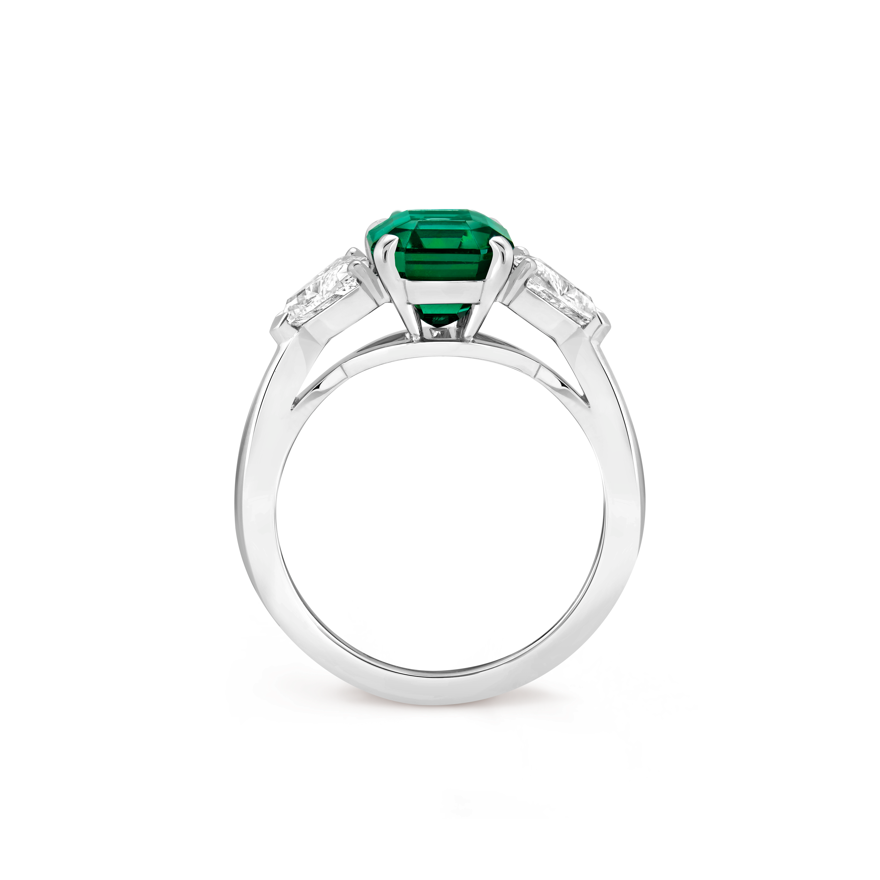 Motifs Triangles单颗宝石戒指，2.87克拉的祖母绿, 铂金, 祖母绿:  1 宝石,  2.87 克拉, 钻石:  2颗,  1.02 克拉, Profile, High Jewelry Ring_梵克雅宝_Van Cleef & Arpels