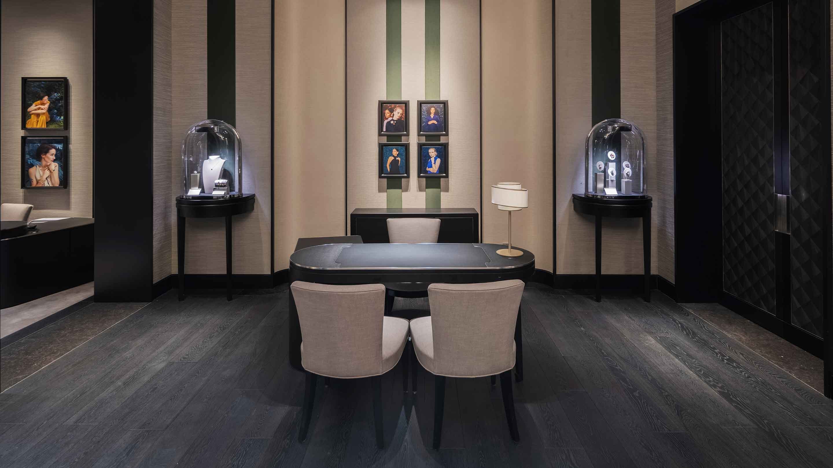 Wuhan, Heartland 66 present the main area 3, Van Cleef & Arpels.