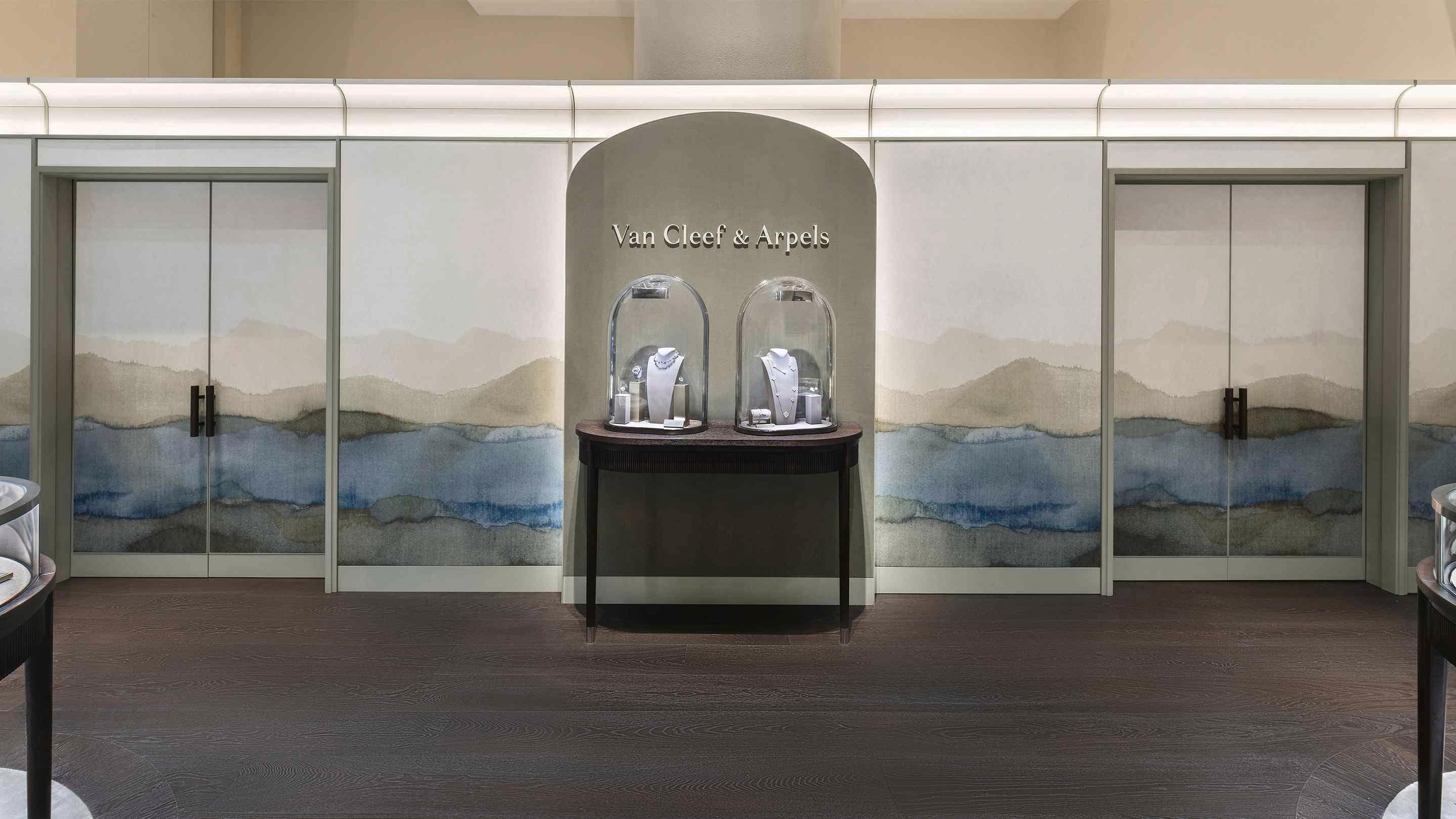 The temporary Van Cleef & Arpels boutique on George Street, Sydney, presents the main area view.