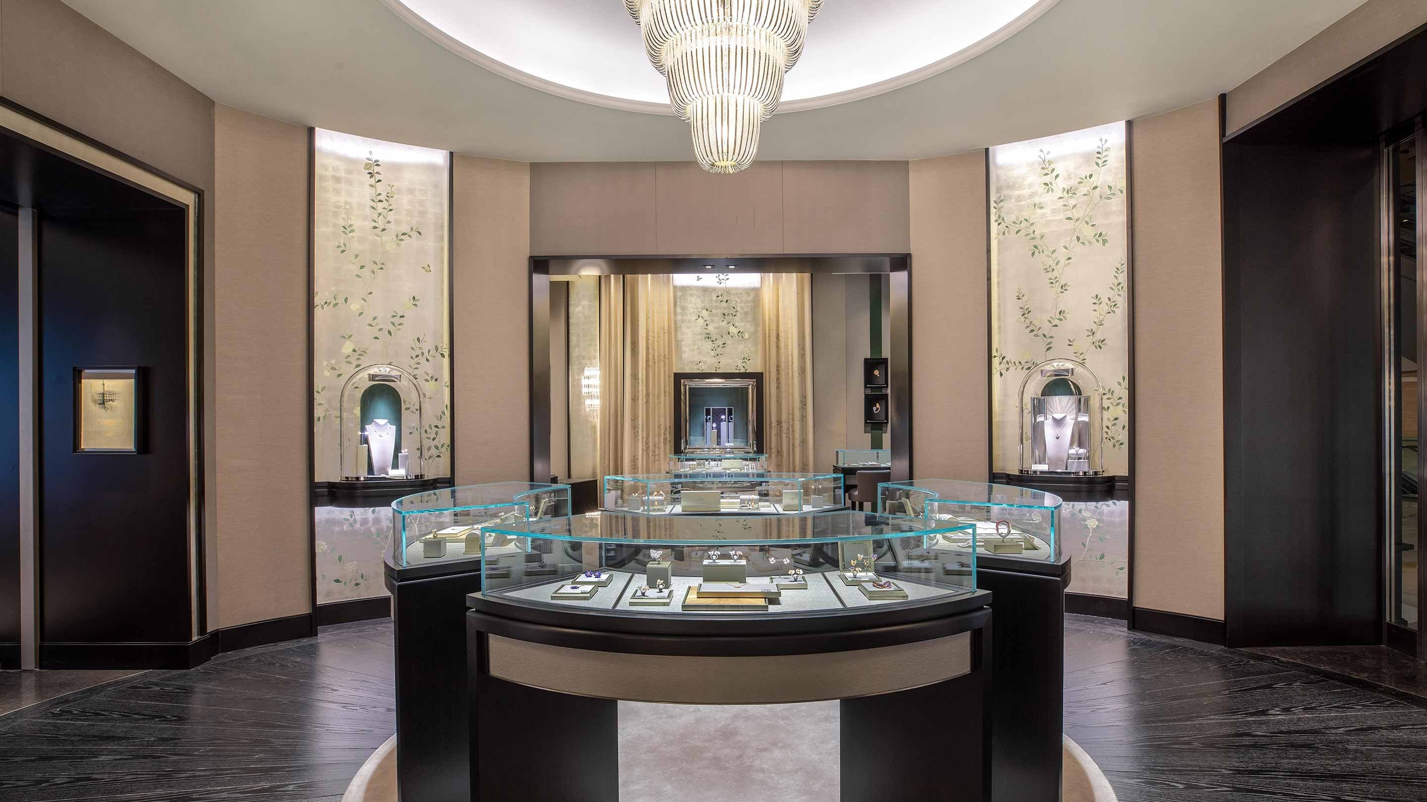 Hangzhou mix C boutique present the main aera view, van cleef and arpels