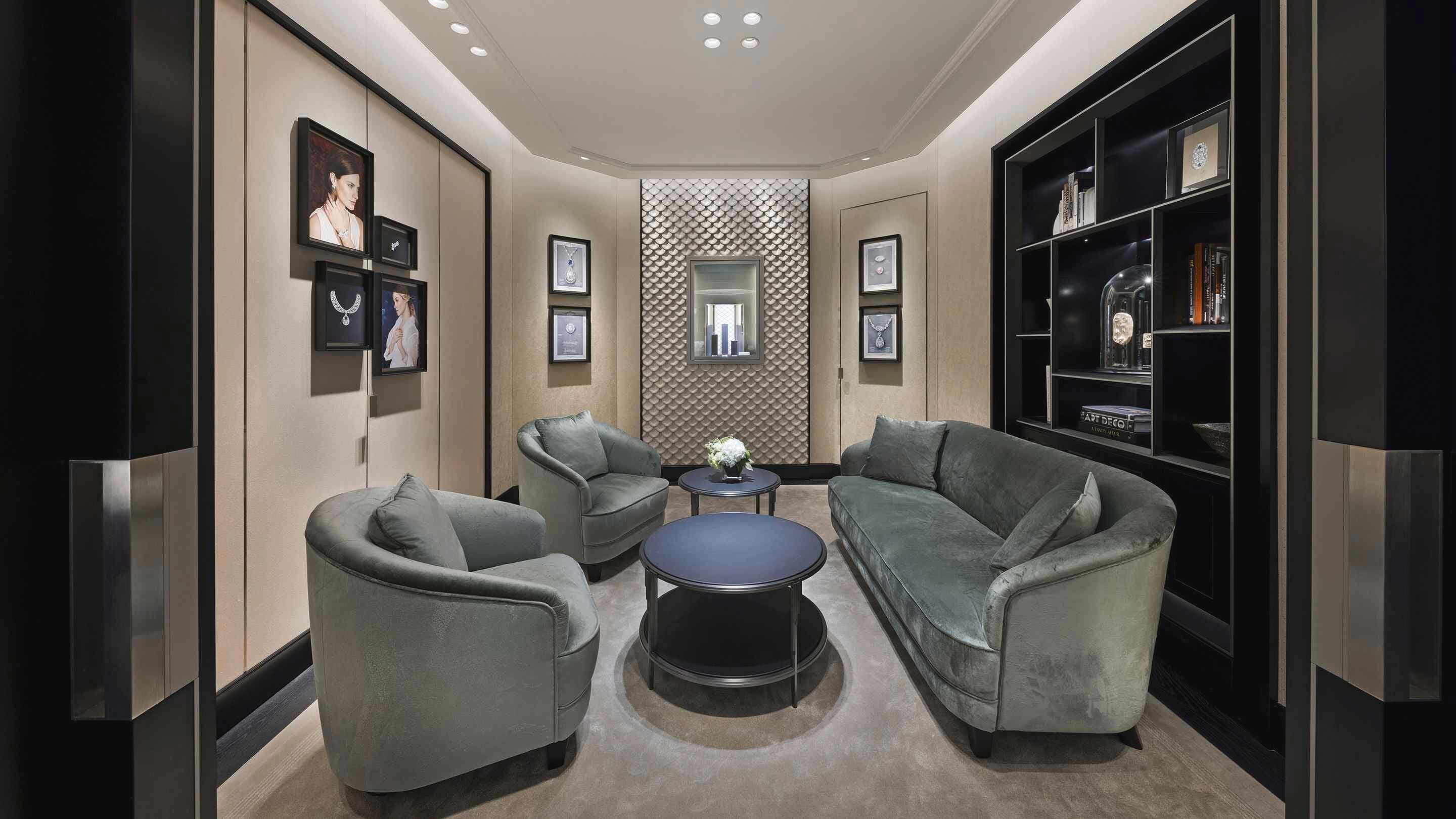 Nagoya - JR Takashimaya boutique present the interior view, Van Cleef & Arpels