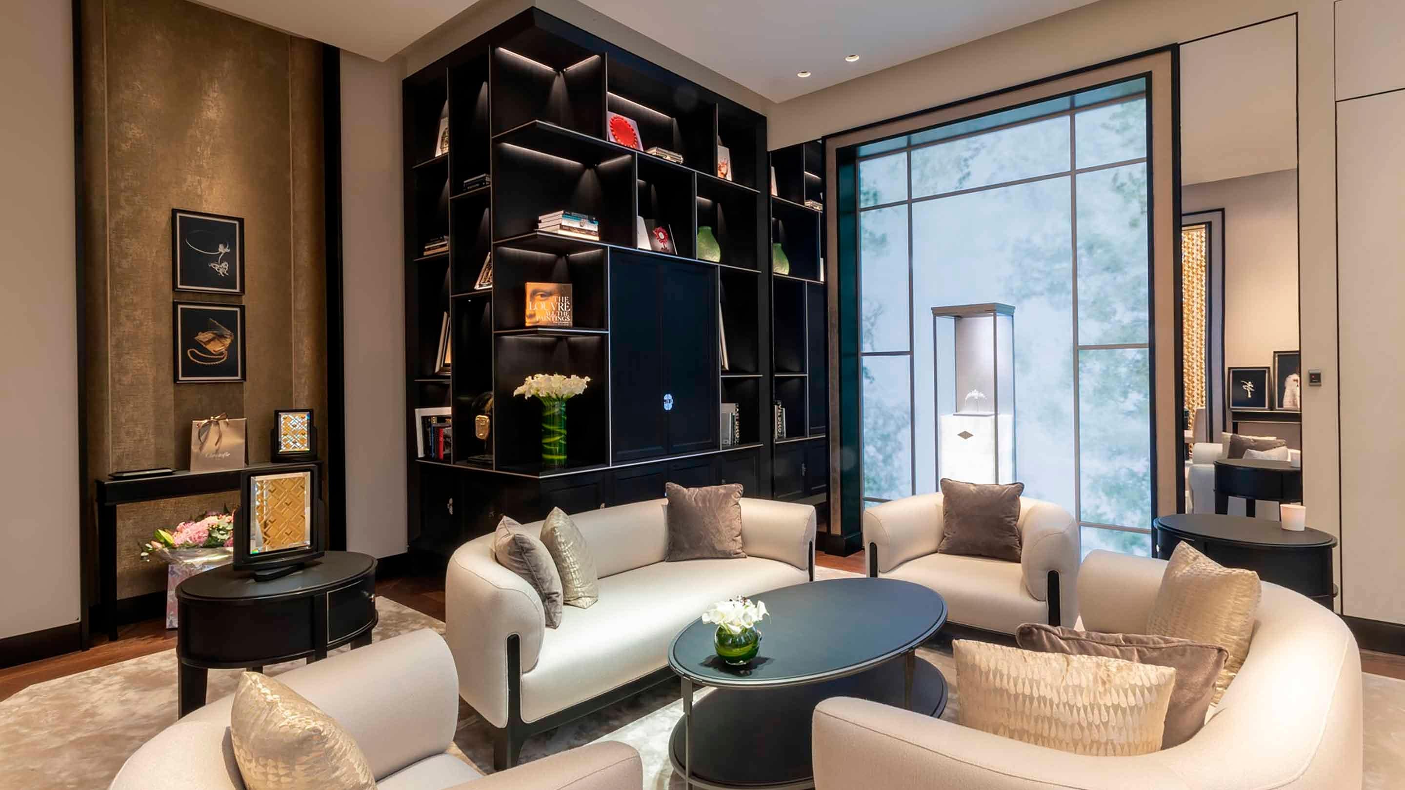 Dubai opera boutique present the salon view, van cleef and arpels