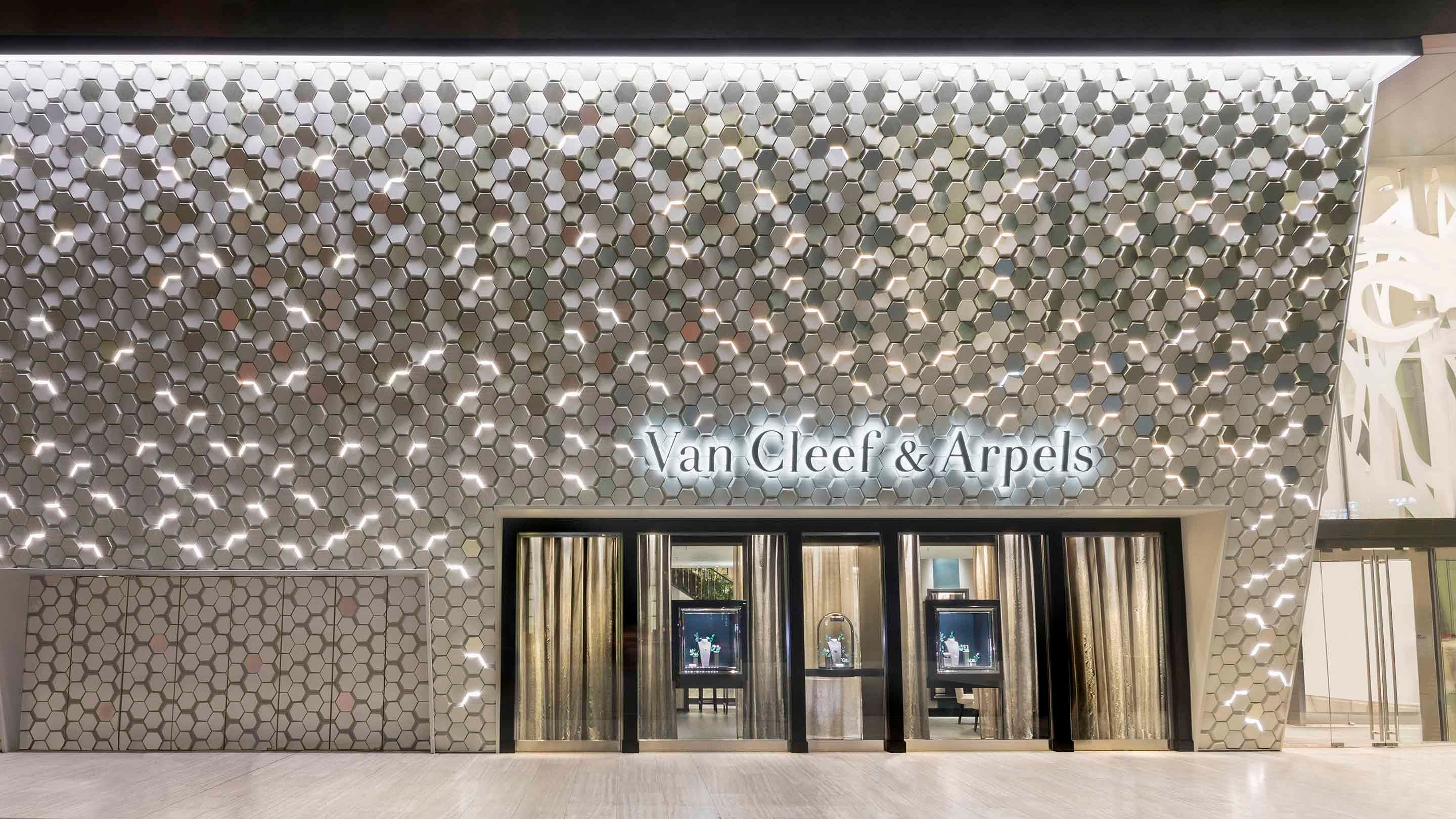 Shangai ifc present the exterior facade view, Van Cleef & Arpels.