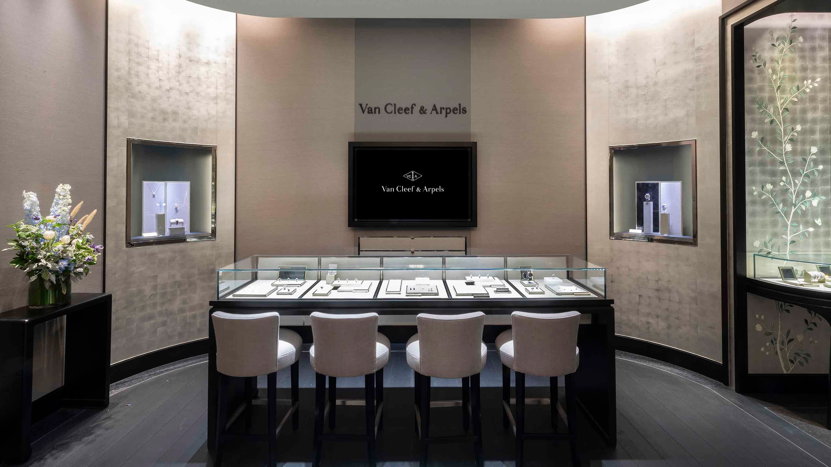 Singapour, Marina Bay, picture of the boutique's bar area, Van Cleef & Arpels.