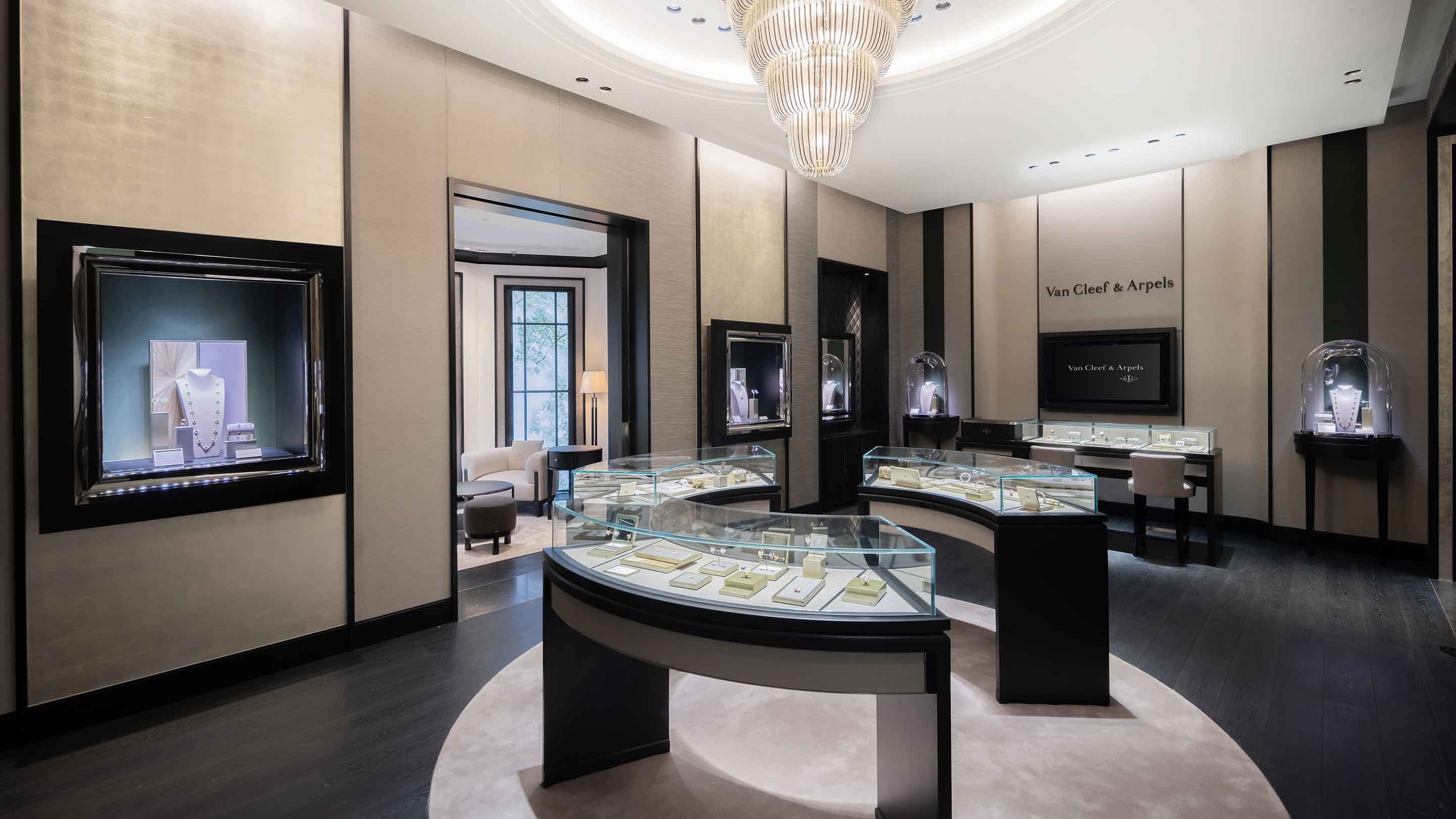 Wuhan, Heartland 66 present the main area 1, Van Cleef & Arpels.